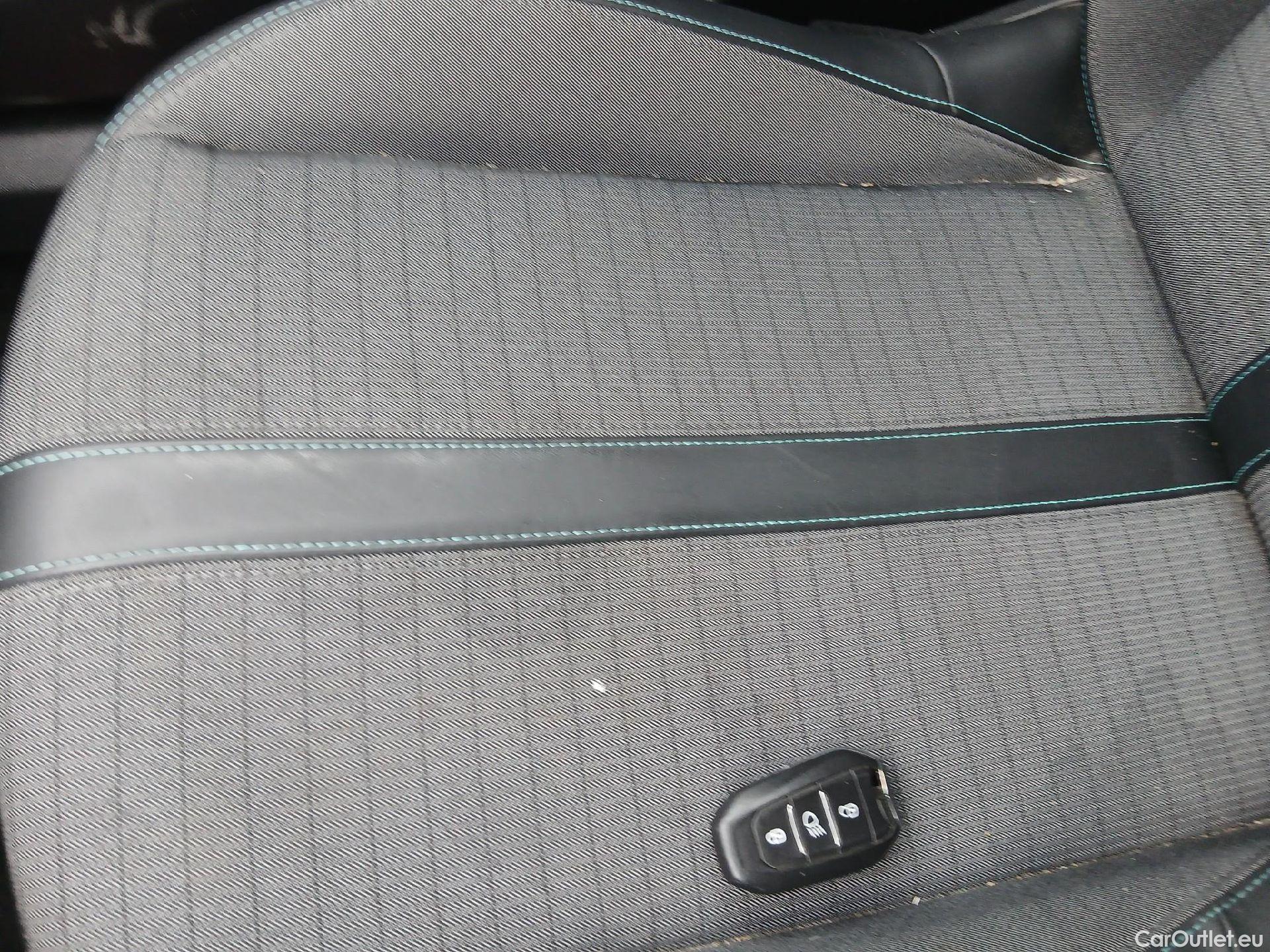  Peugeot  2008 PEUGEOT  / 2019 / 5P / todoterreno Allure BlueHDI 81kW (110CV) #1