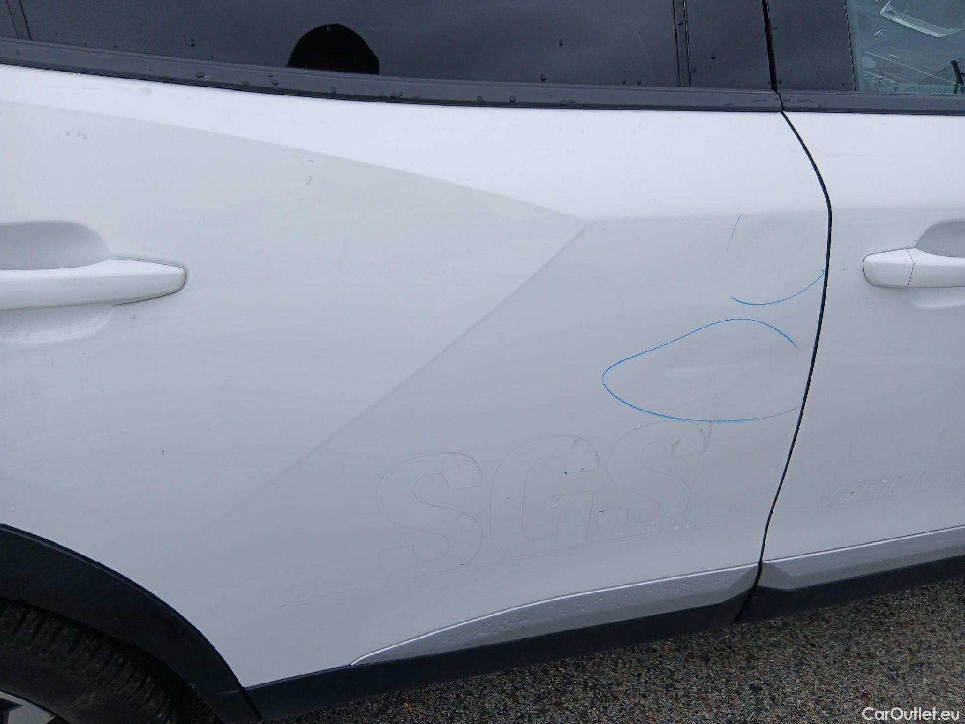  Peugeot  2008 PEUGEOT  / 2019 / 5P / todoterreno Allure BlueHDI 81kW (110CV) #38