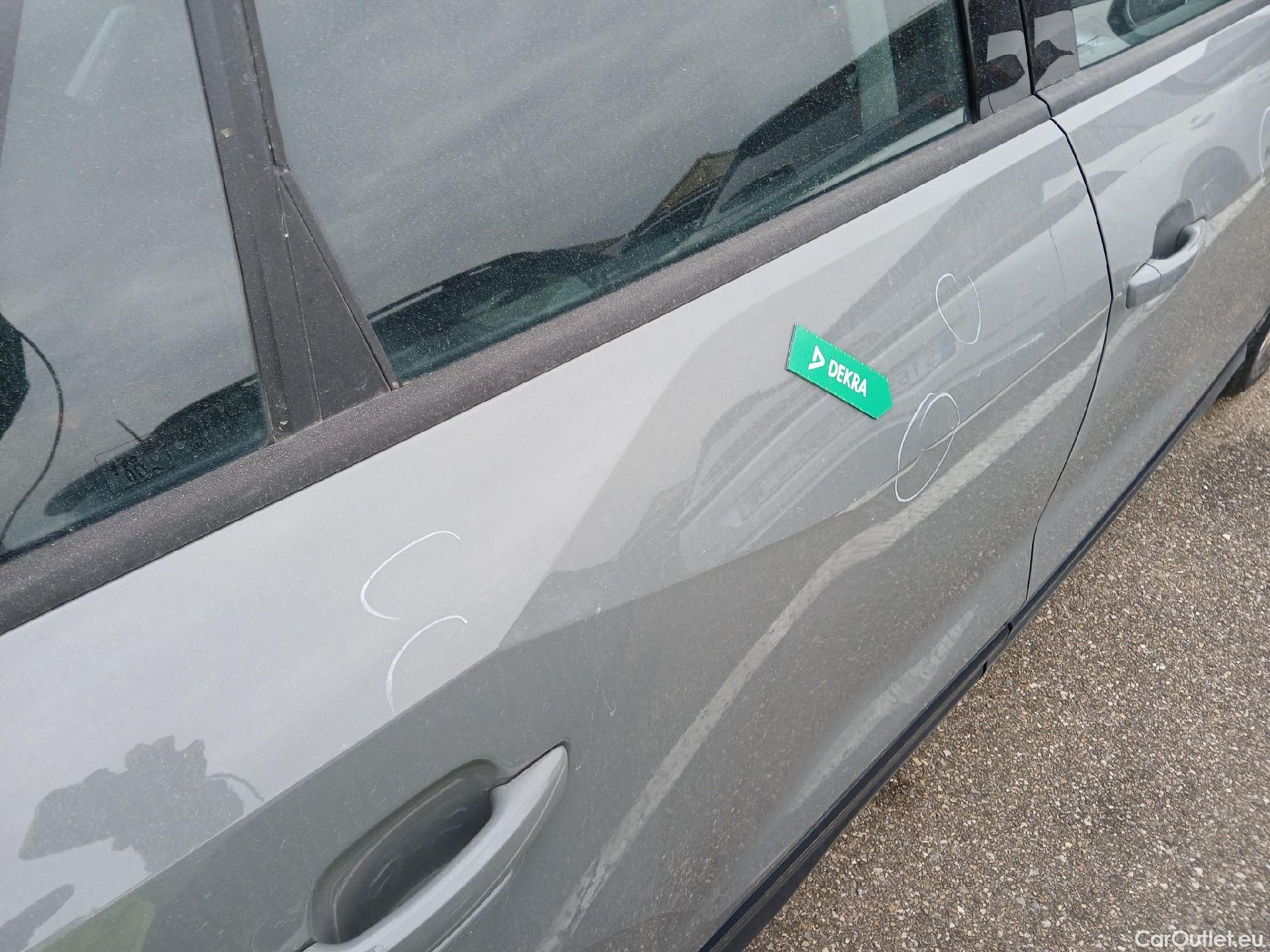  Audi  Q2 AUDI  / 2016 / 5P / todoterreno Design 30 TFSI 85kW (116CV) #43