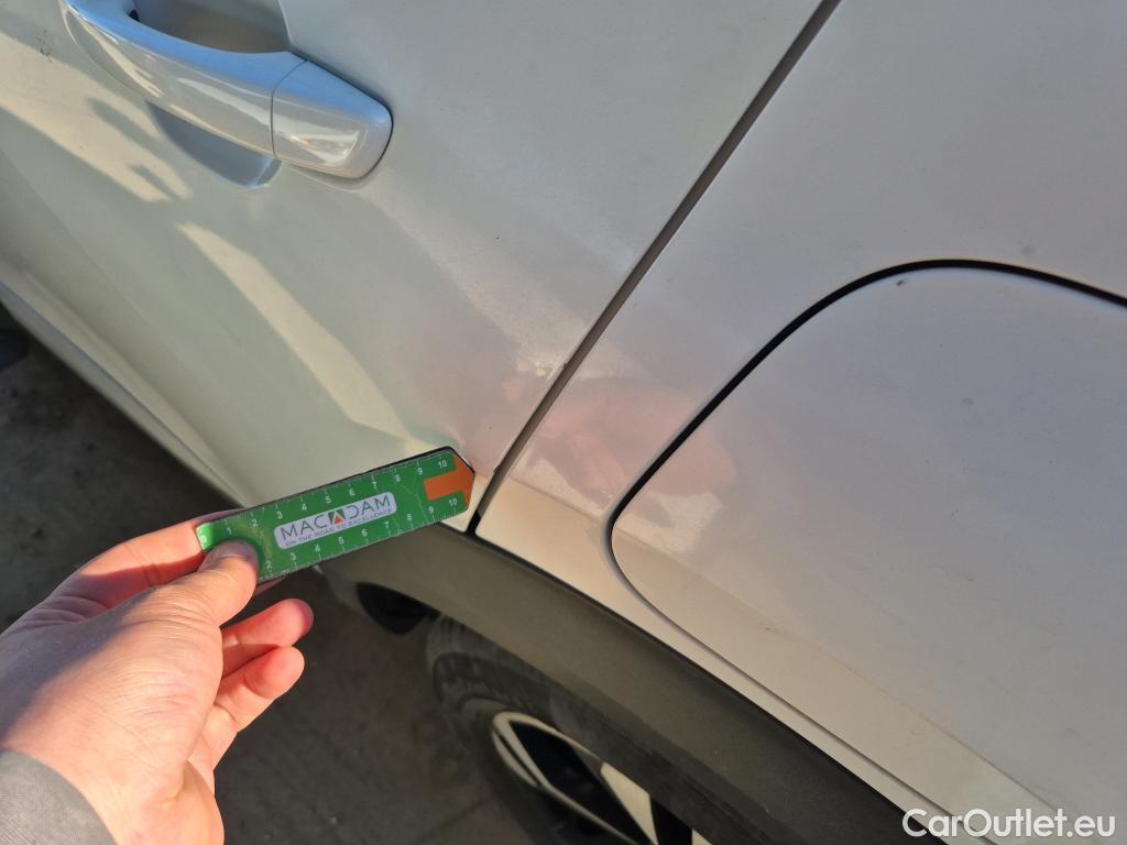  Peugeot  2008 PEUGEOT  / 2019 / 5P / todoterreno Allure BlueHDI 81kW (110CV) #19