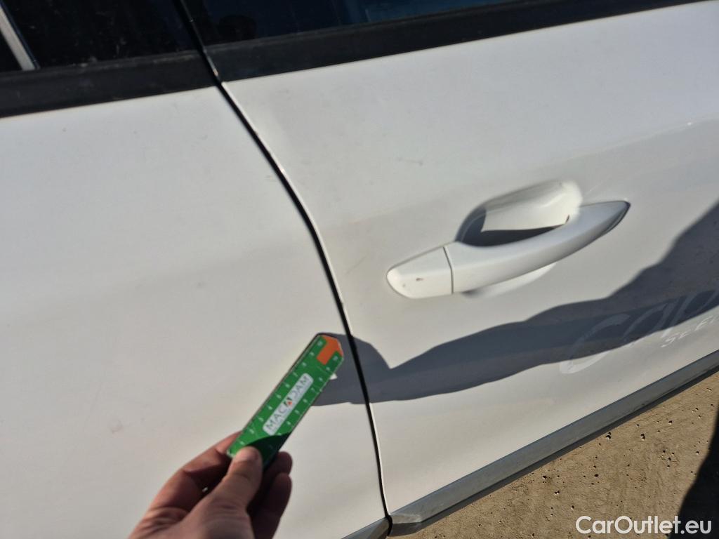  Peugeot  2008 PEUGEOT  / 2019 / 5P / todoterreno Allure BlueHDI 81kW (110CV) #24