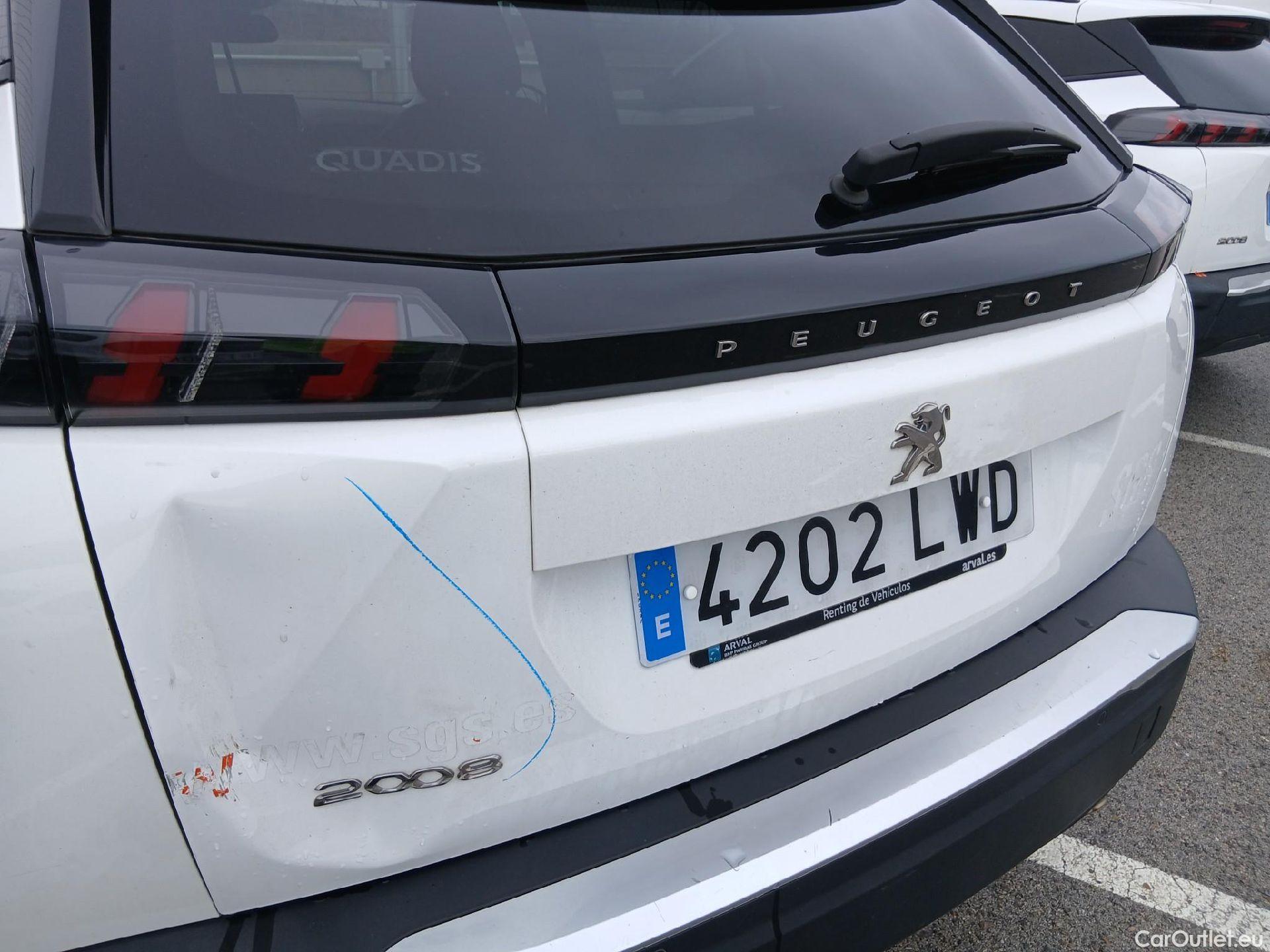  Peugeot  2008 PEUGEOT  / 2019 / 5P / todoterreno Allure BlueHDI 81kW (110CV) #27