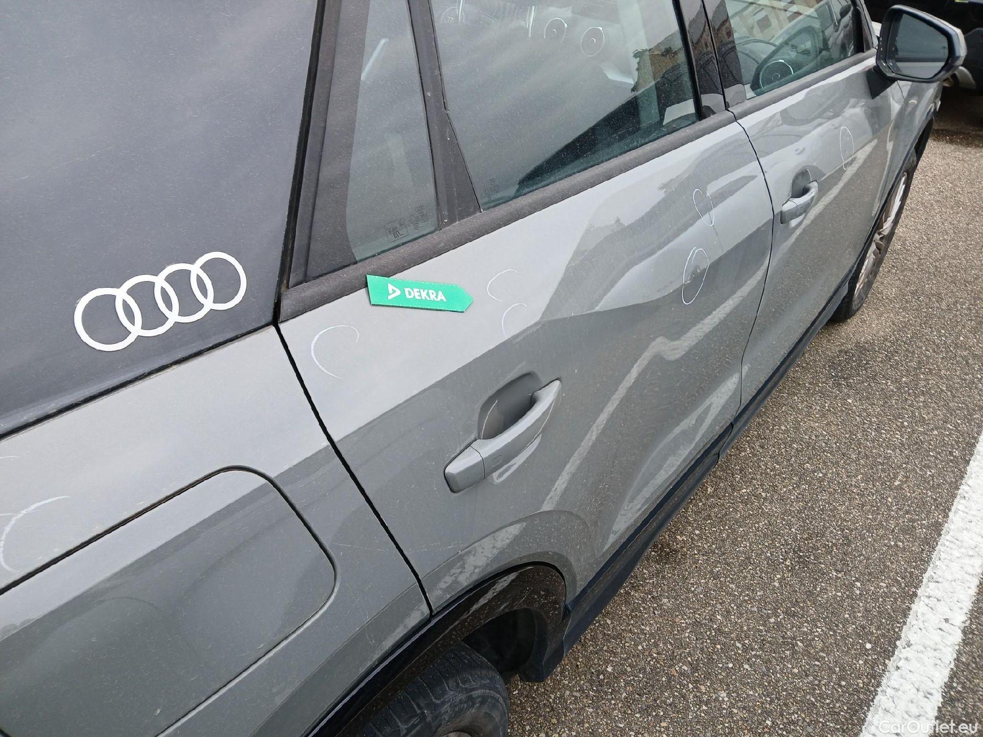  Audi  Q2 AUDI  / 2016 / 5P / todoterreno Design 30 TFSI 85kW (116CV) #44