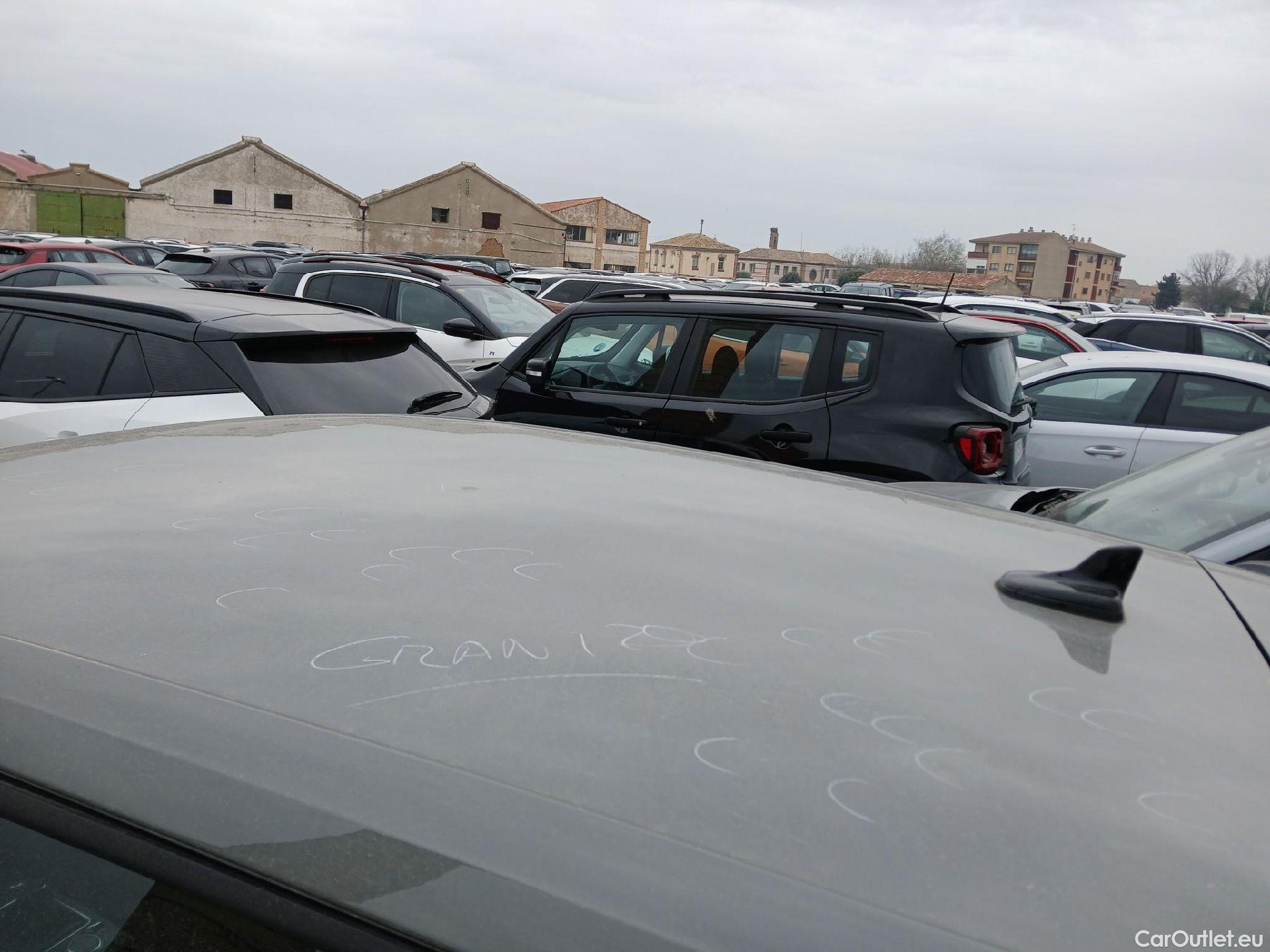  Audi  Q2 AUDI  / 2016 / 5P / todoterreno Design 30 TFSI 85kW (116CV) #9