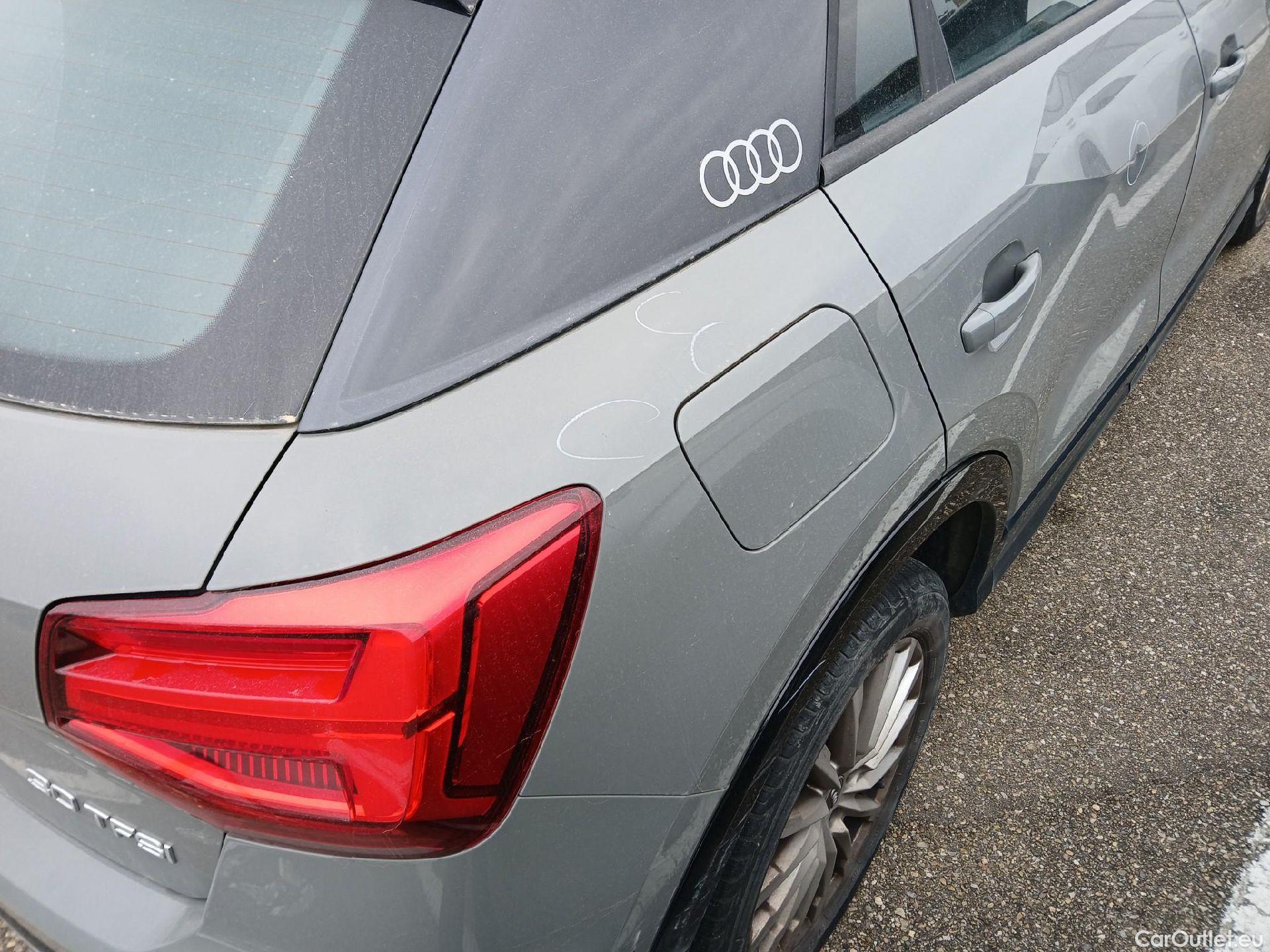  Audi  Q2 AUDI  / 2016 / 5P / todoterreno Design 30 TFSI 85kW (116CV) #40