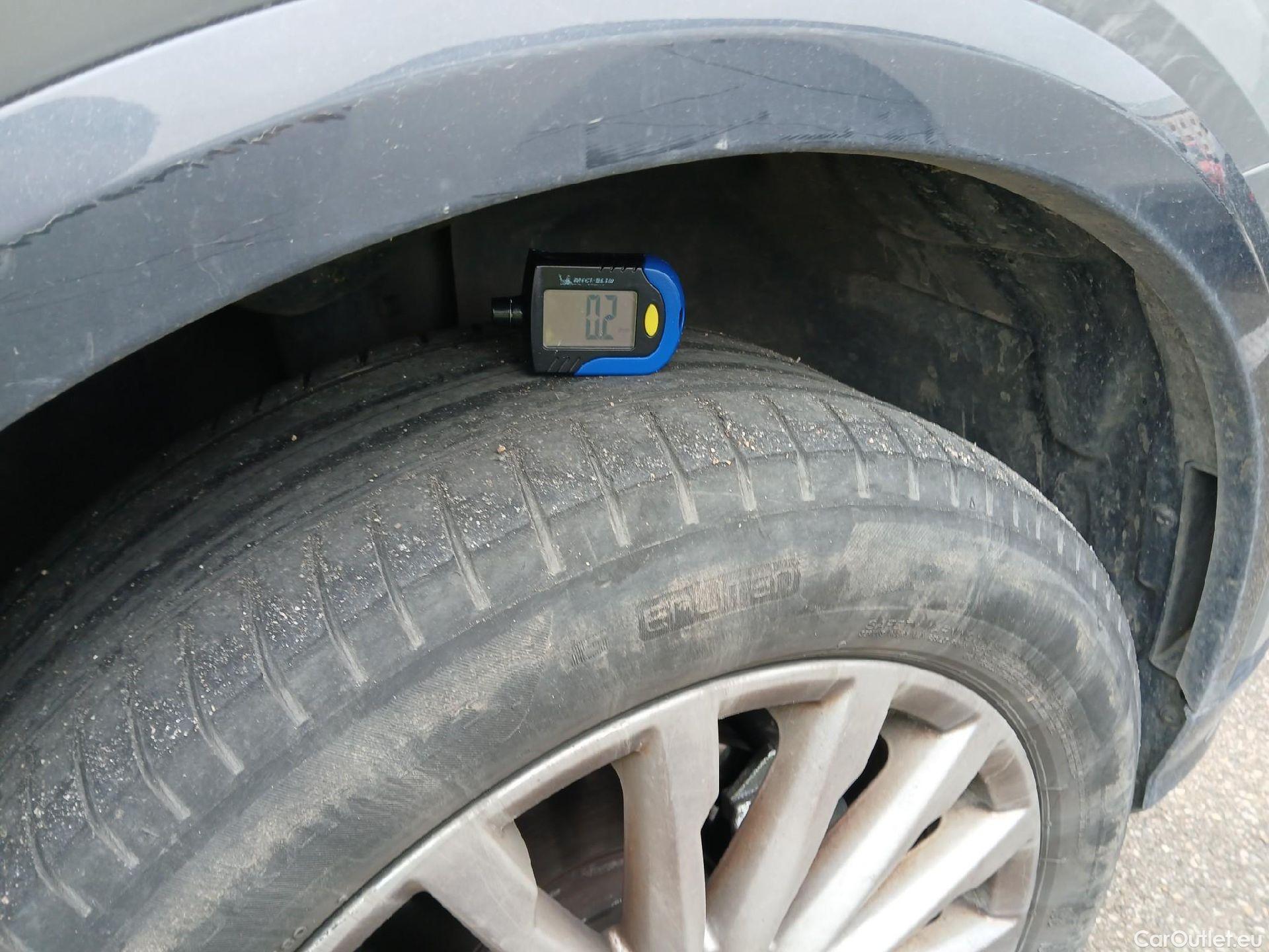  Audi  Q2 AUDI  / 2016 / 5P / todoterreno Design 30 TFSI 85kW (116CV) #6