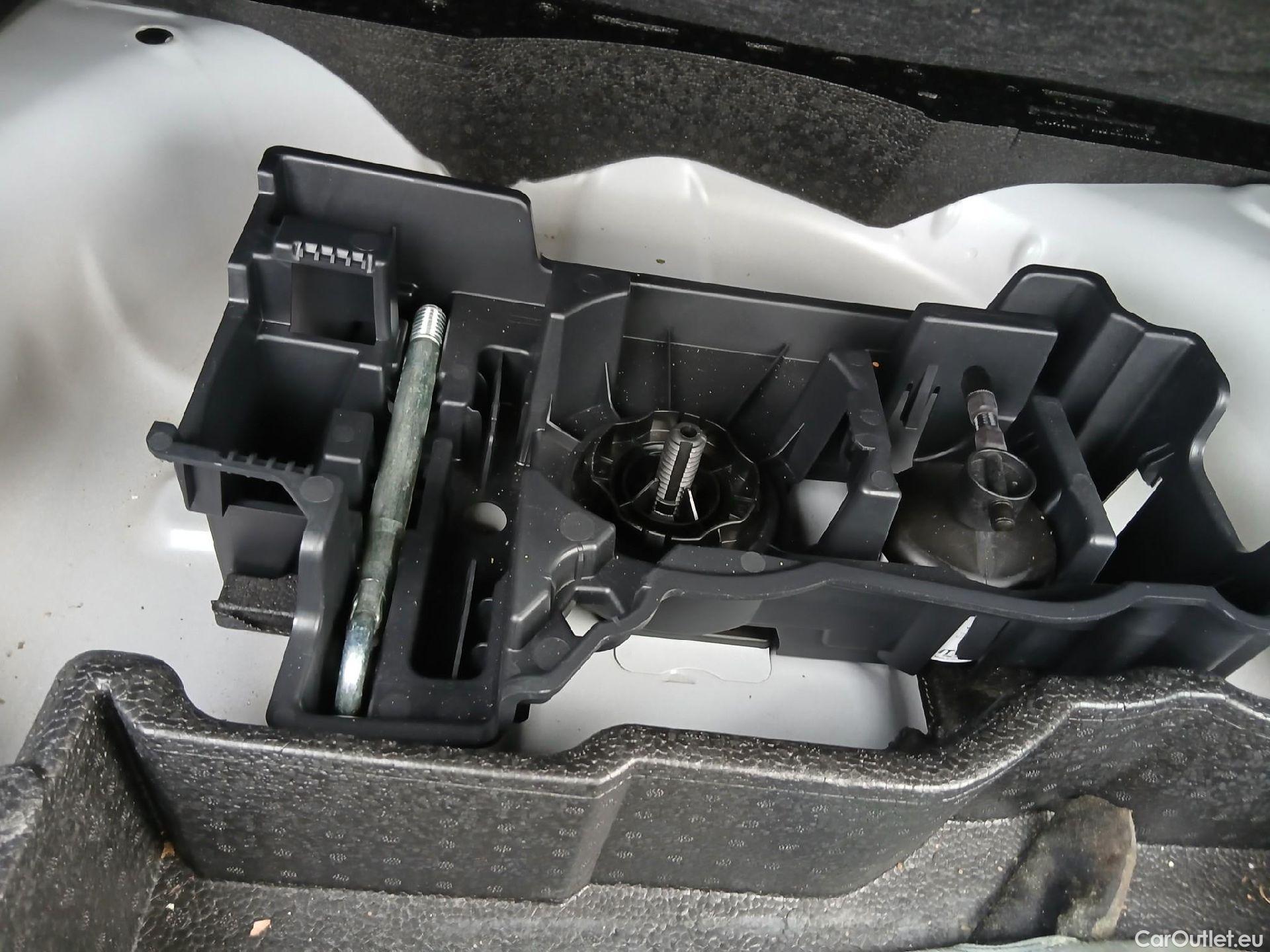  Peugeot  2008 PEUGEOT  / 2019 / 5P / todoterreno Active Pack BlueHDI 81kW (110CV) #1