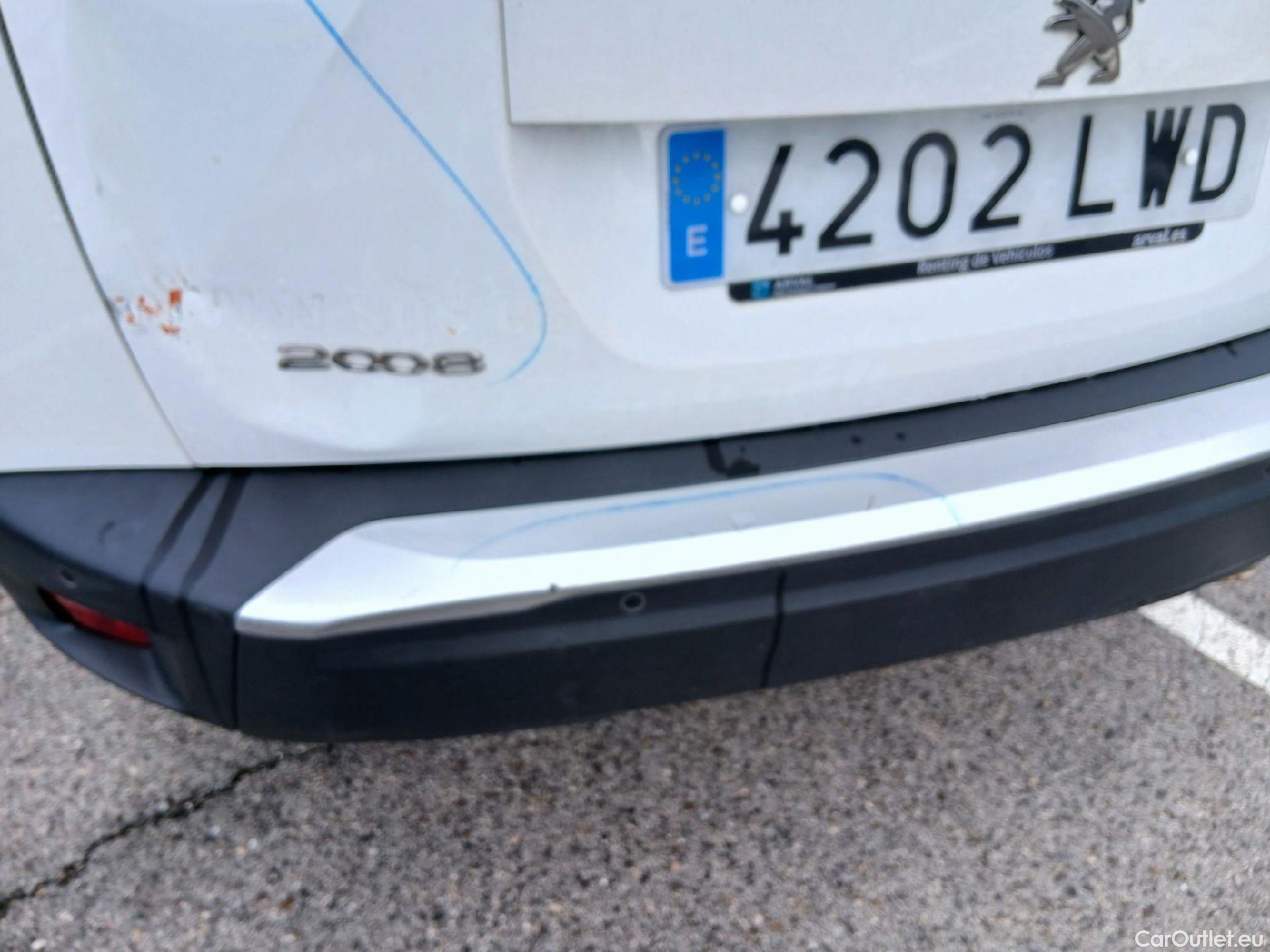  Peugeot  2008 PEUGEOT  / 2019 / 5P / todoterreno Allure BlueHDI 81kW (110CV) #32