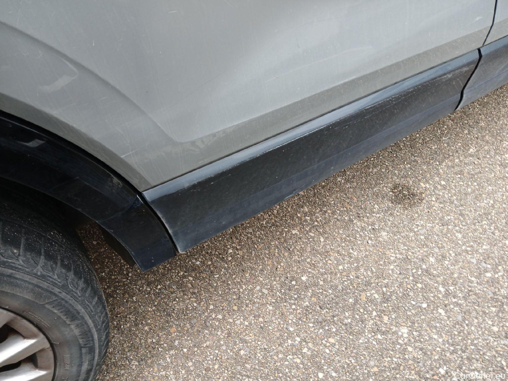  Audi  Q2 AUDI  / 2016 / 5P / todoterreno Design 30 TFSI 85kW (116CV) #48