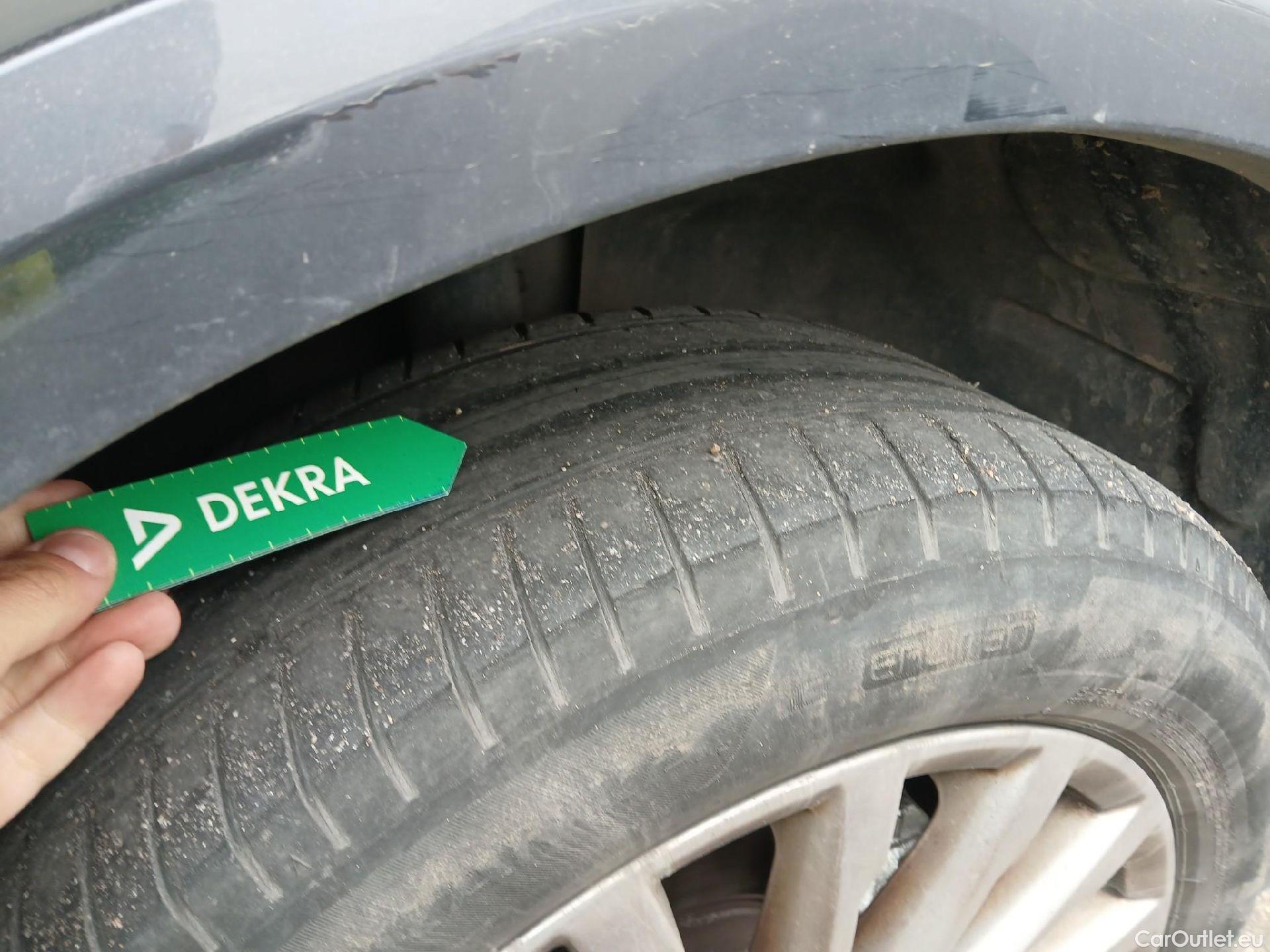  Audi  Q2 AUDI  / 2016 / 5P / todoterreno Design 30 TFSI 85kW (116CV) #4