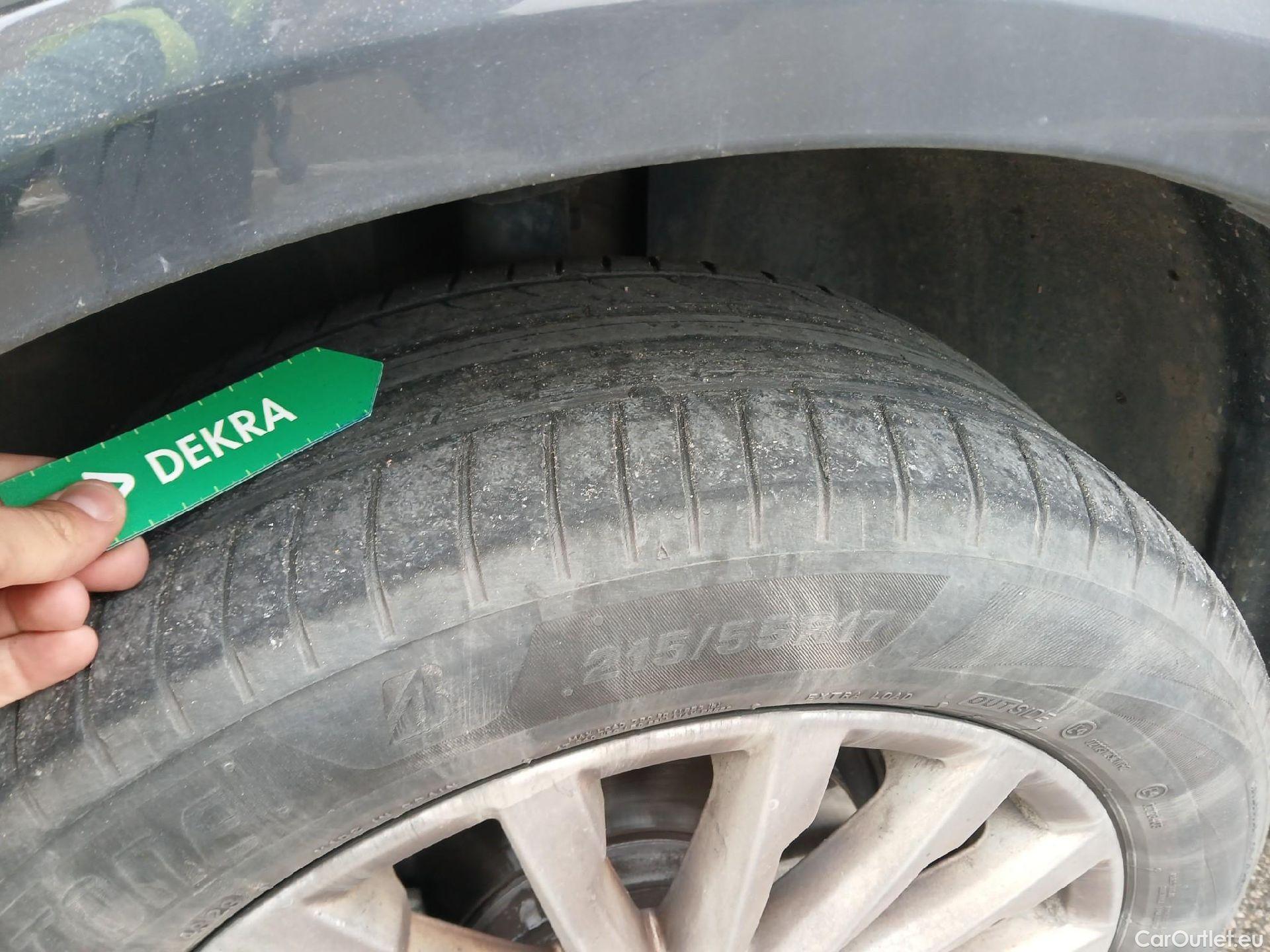  Audi  Q2 AUDI  / 2016 / 5P / todoterreno Design 30 TFSI 85kW (116CV) #2