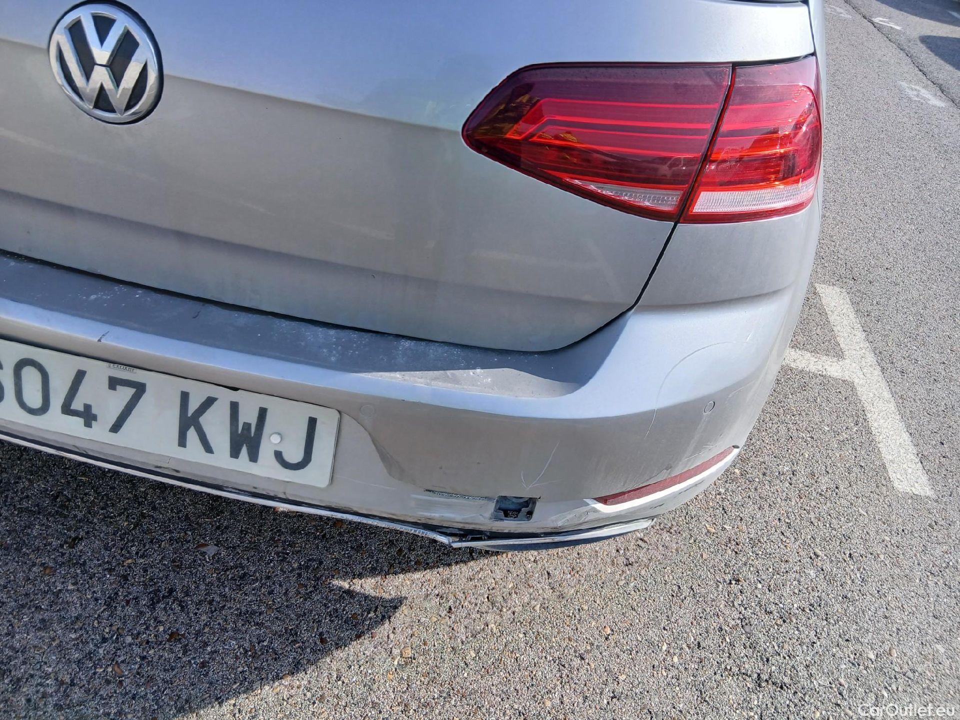  Volkswagen  Golf  VOLKSWAGEN / 2016 / 5P / berlina con portón Advance 1.6 TDI 85kW (115CV) #27