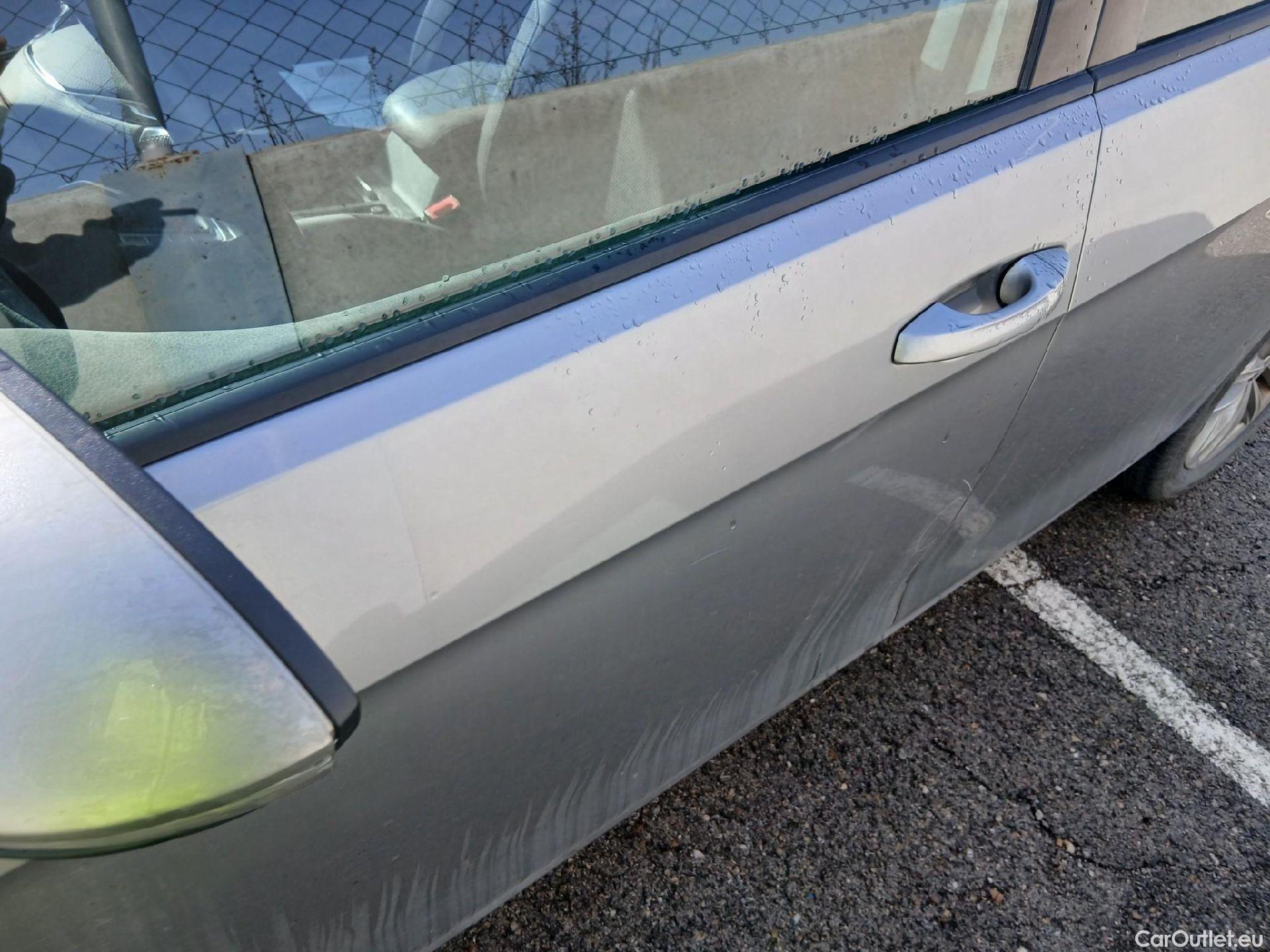  Volkswagen  Golf  VOLKSWAGEN / 2016 / 5P / berlina con portón Advance 1.6 TDI 85kW (115CV) #14