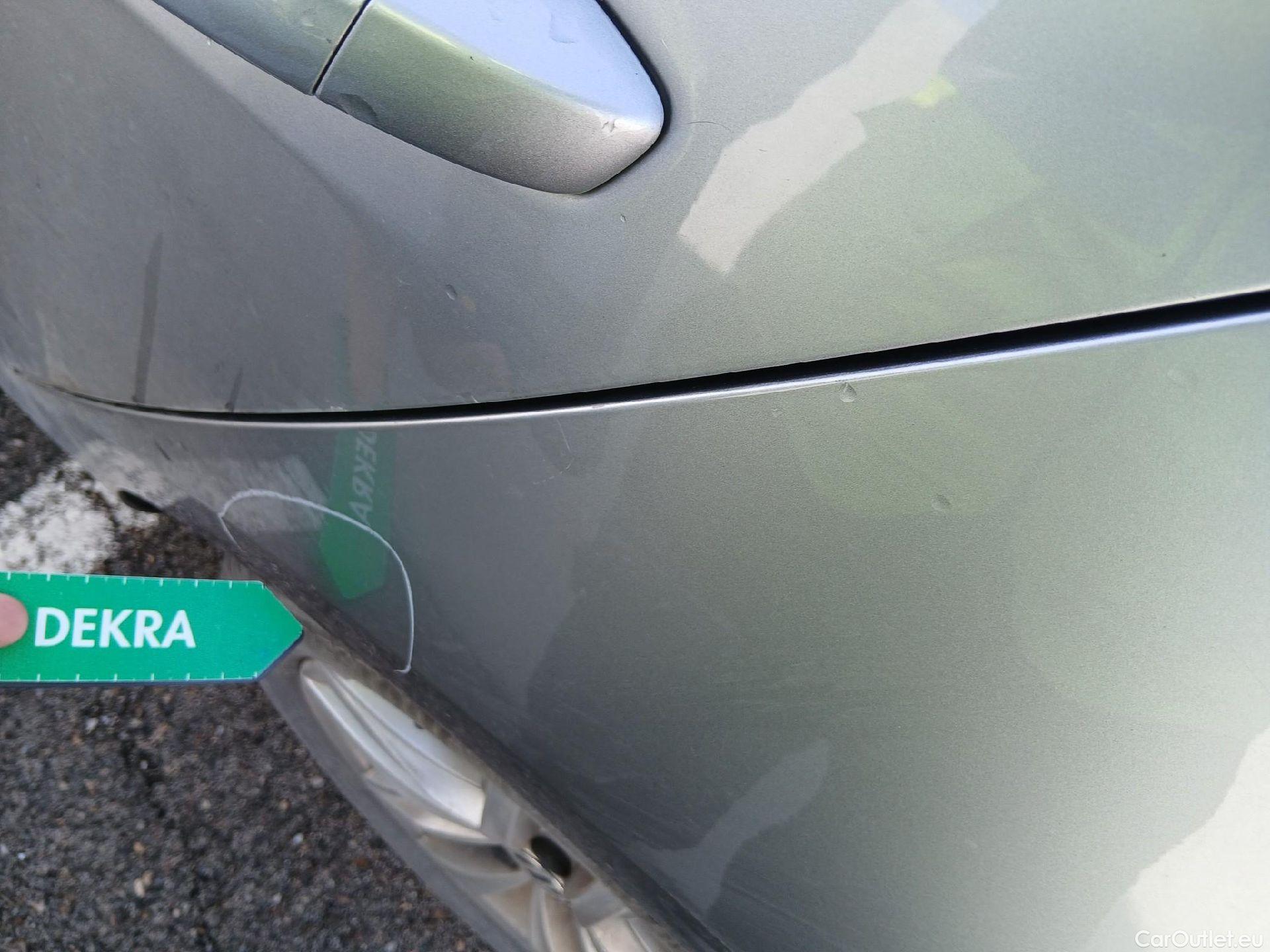  Volkswagen  Golf  VOLKSWAGEN / 2016 / 5P / berlina con portón Advance 1.6 TDI 85kW (115CV) #16