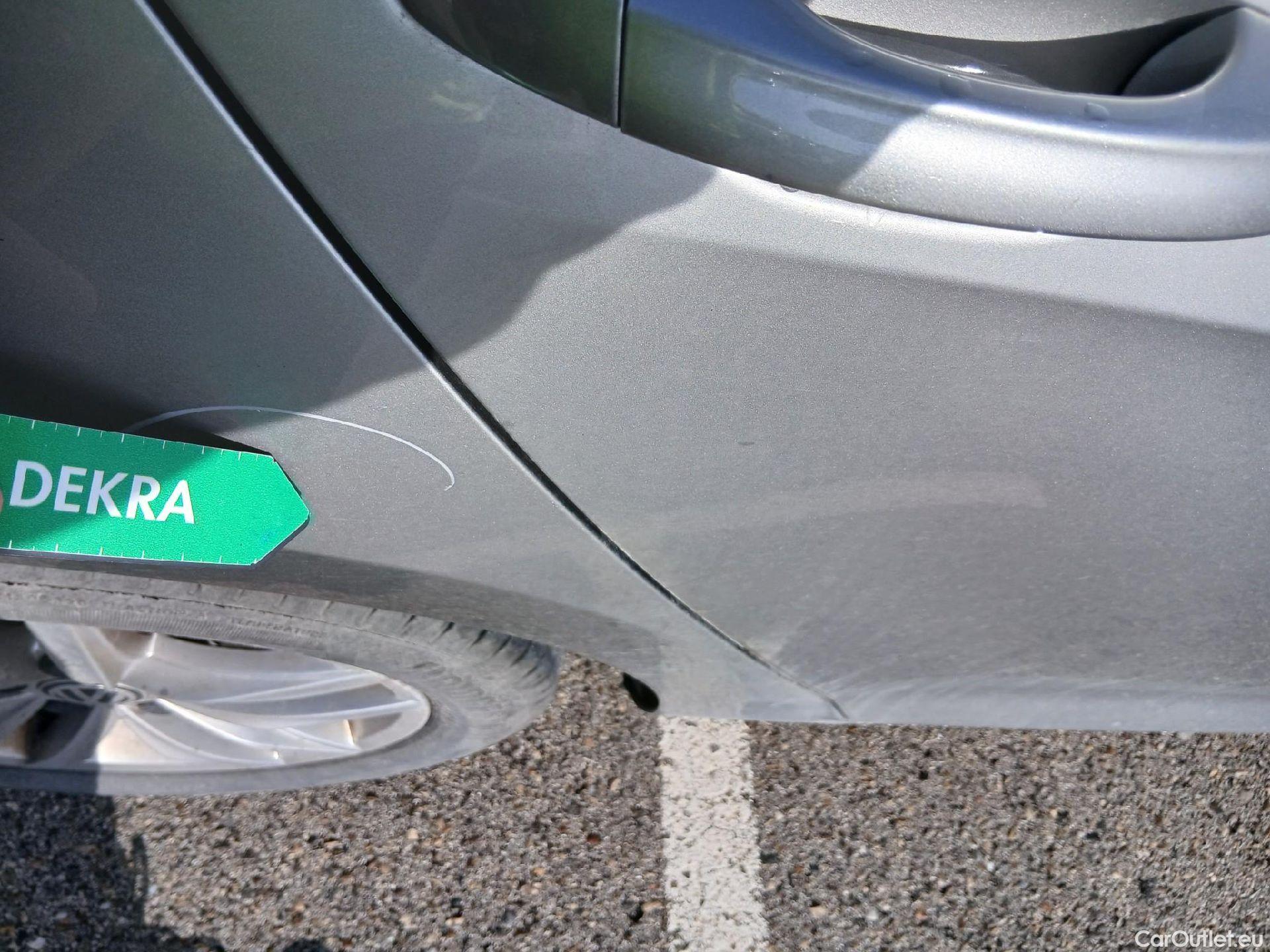  Volkswagen  Golf  VOLKSWAGEN / 2016 / 5P / berlina con portón Advance 1.6 TDI 85kW (115CV) #28