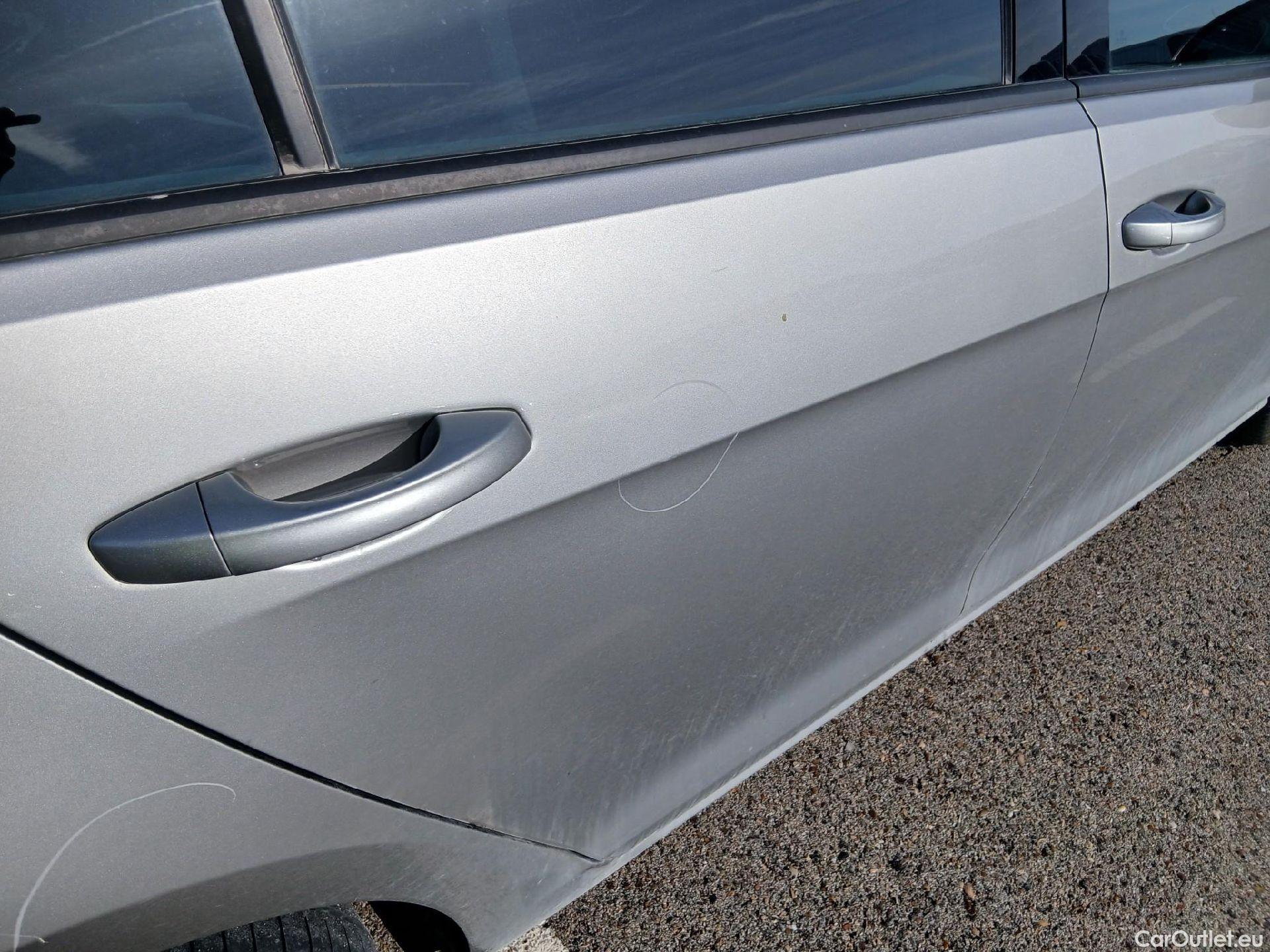  Volkswagen  Golf  VOLKSWAGEN / 2016 / 5P / berlina con portón Advance 1.6 TDI 85kW (115CV) #31