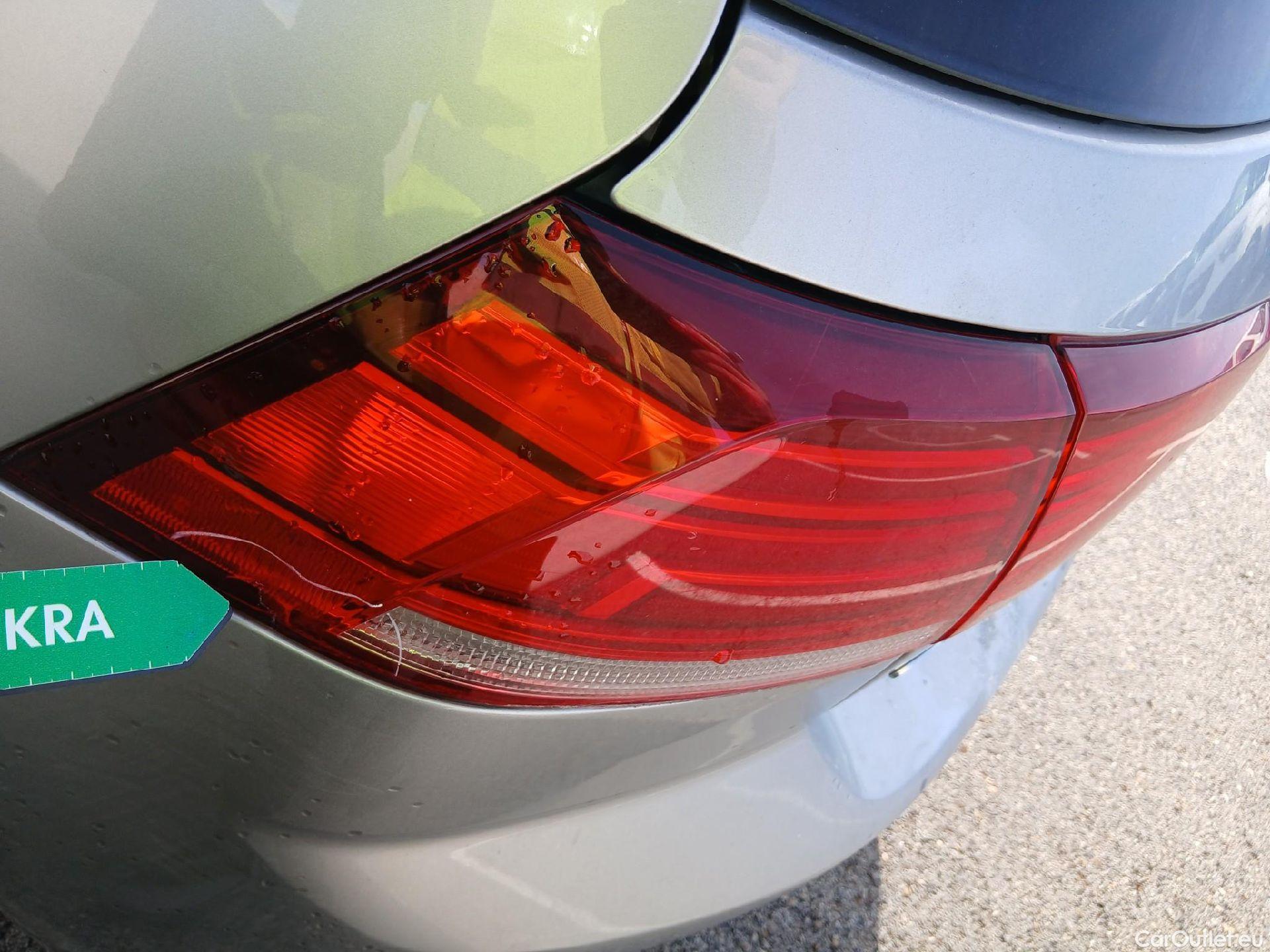  Volkswagen  Golf  VOLKSWAGEN / 2016 / 5P / berlina con portón Advance 1.6 TDI 85kW (115CV) #19