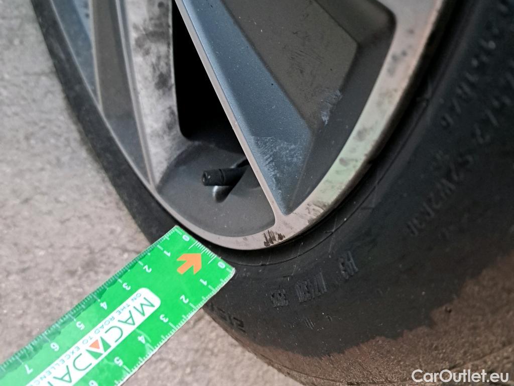  Audi  Q2 AUDI  / 2016 / 5P / todoterreno Design 35 TFSI 110kW (150CV) S tronic #28