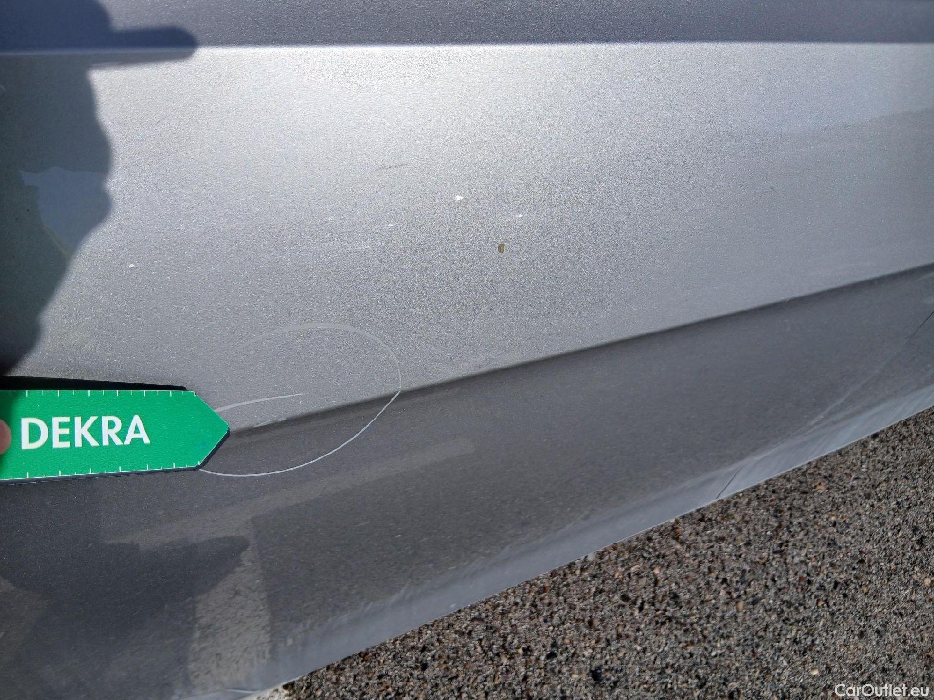  Volkswagen  Golf  VOLKSWAGEN / 2016 / 5P / berlina con portón Advance 1.6 TDI 85kW (115CV) #30