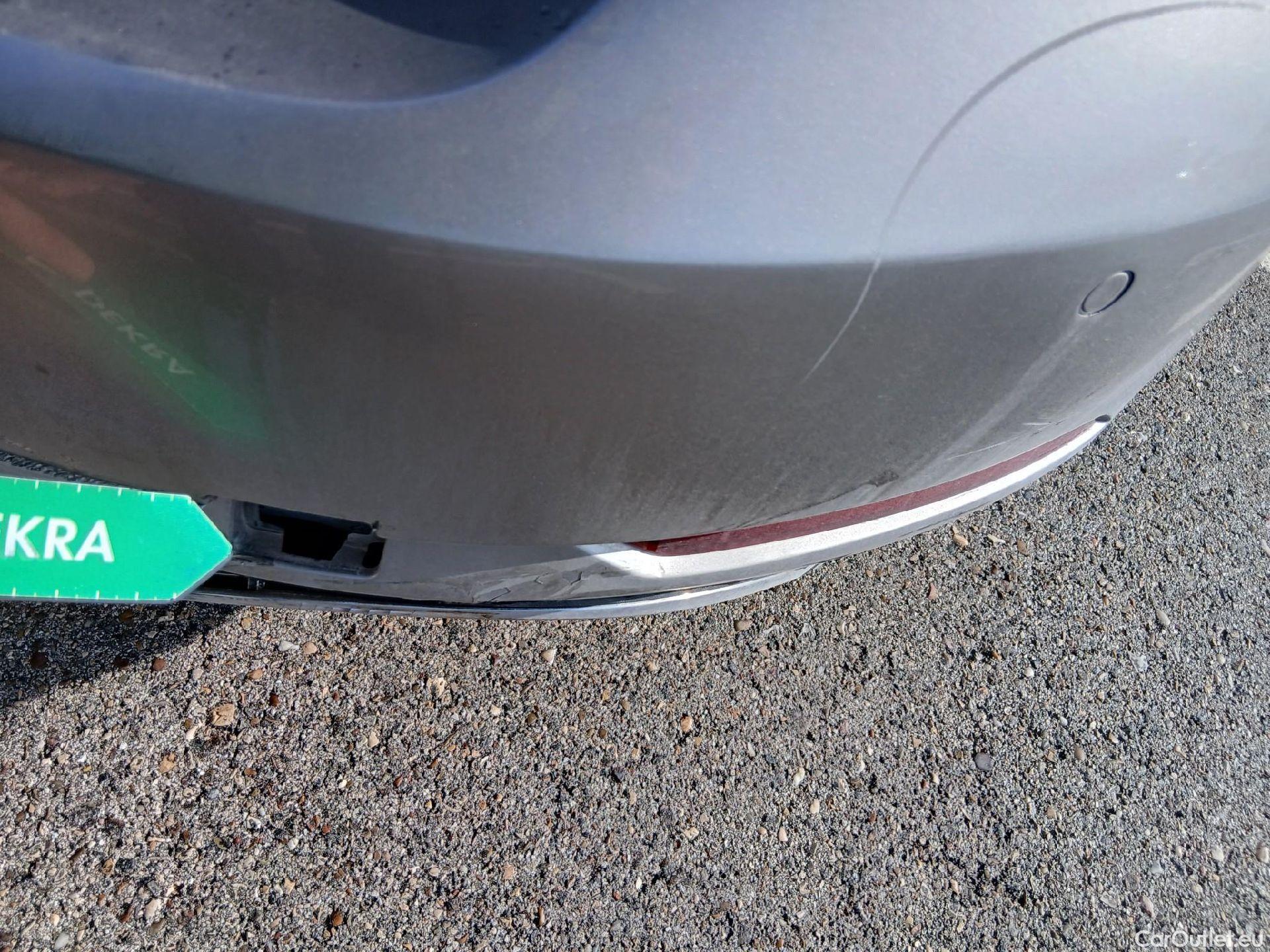  Volkswagen  Golf  VOLKSWAGEN / 2016 / 5P / berlina con portón Advance 1.6 TDI 85kW (115CV) #25