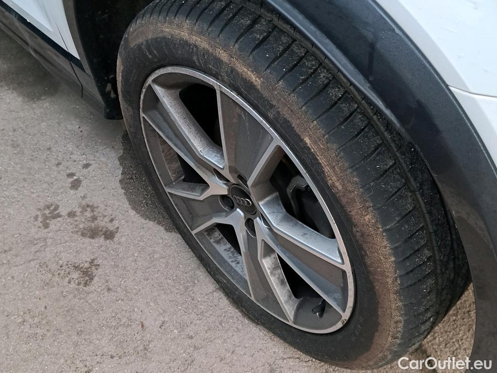  Audi  Q2 AUDI  / 2016 / 5P / todoterreno Design 35 TFSI 110kW (150CV) S tronic #27