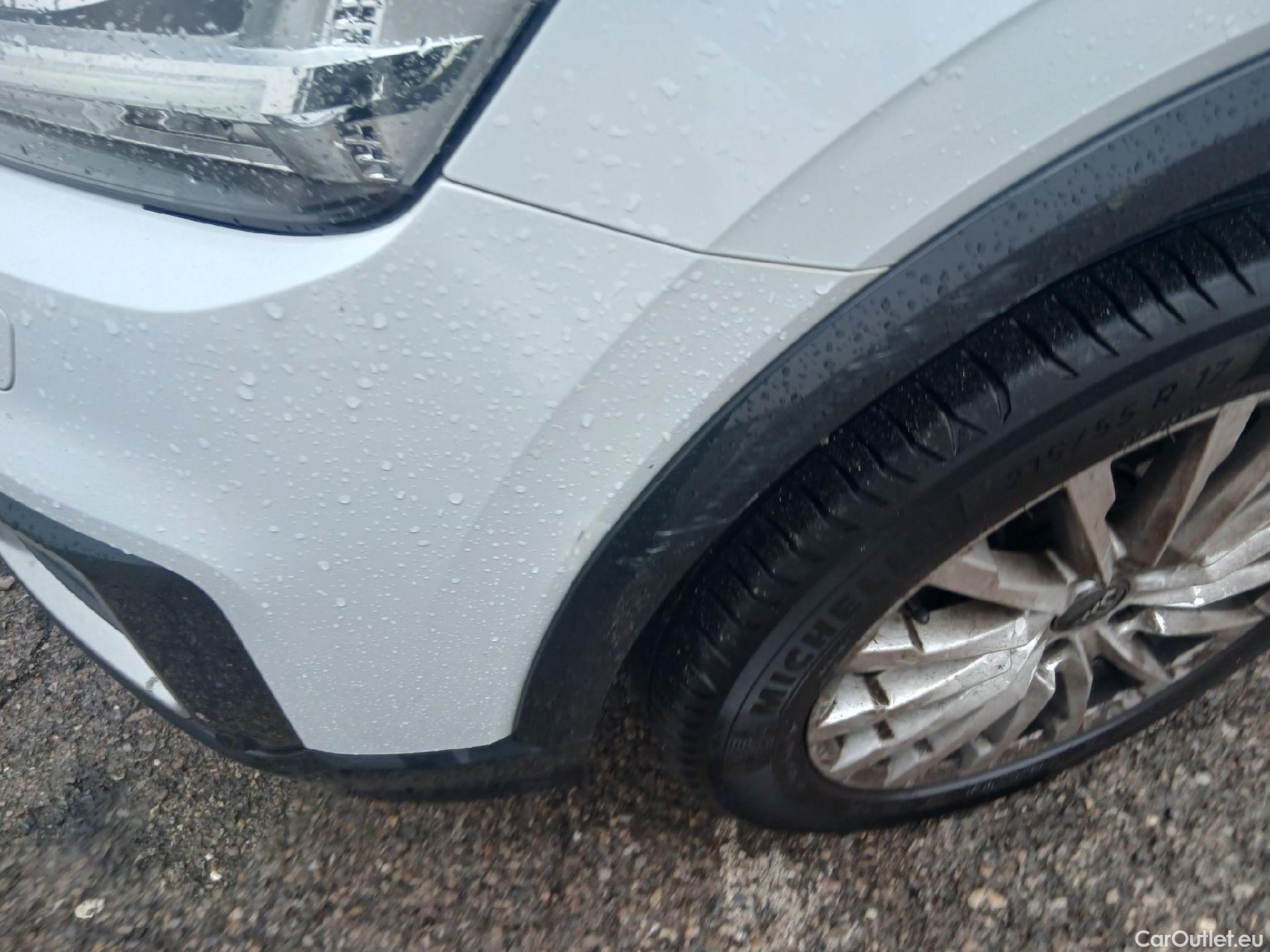  Audi  Q2 AUDI  / 2016 / 5P / todoterreno Design 30 TFSI 85kW (116CV) #3