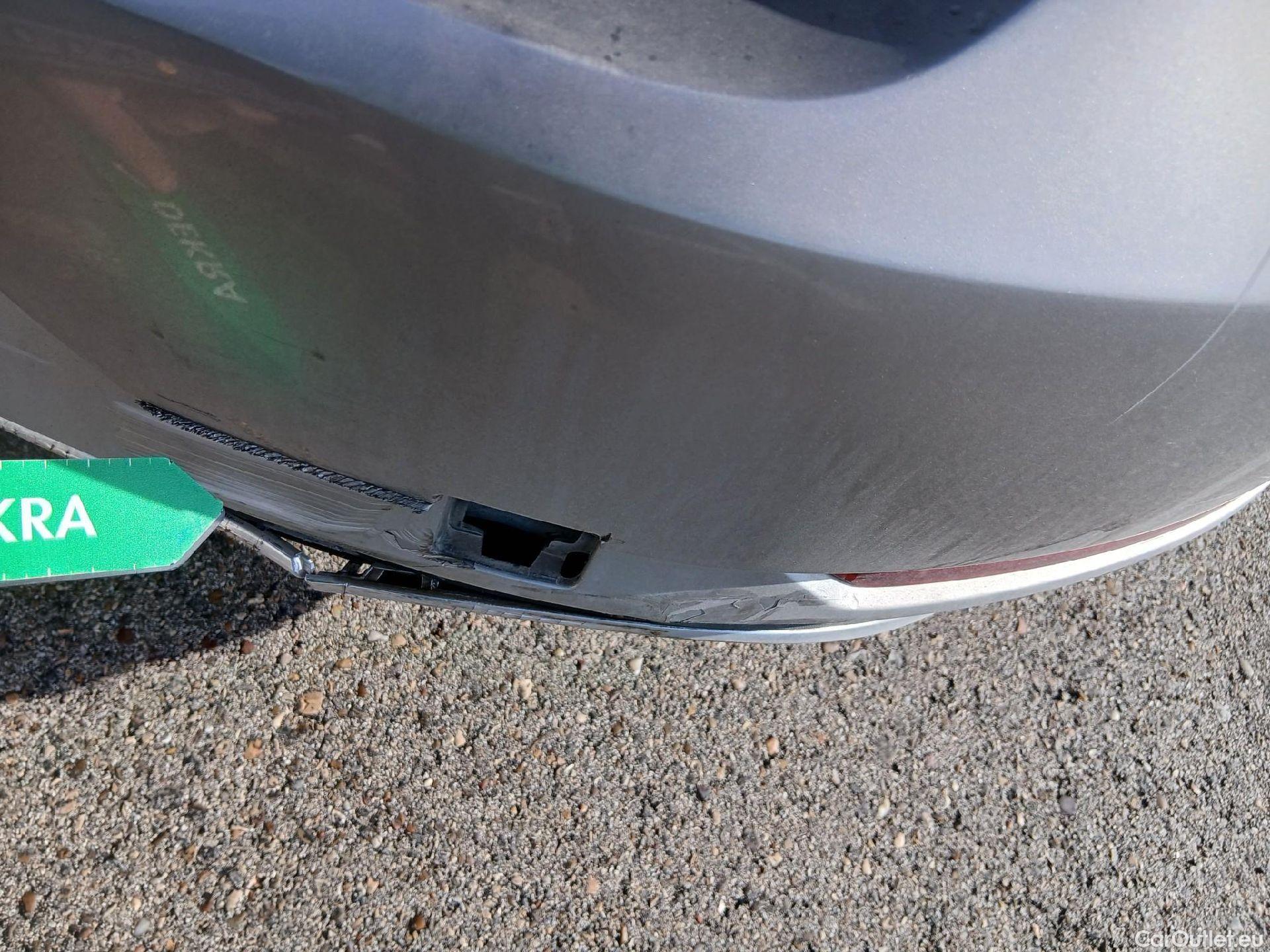  Volkswagen  Golf  VOLKSWAGEN / 2016 / 5P / berlina con portón Advance 1.6 TDI 85kW (115CV) #23