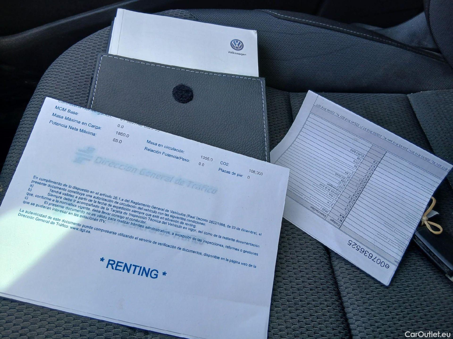  Volkswagen  Golf  VOLKSWAGEN / 2016 / 5P / berlina con portón Advance 1.6 TDI 85kW (115CV) #32