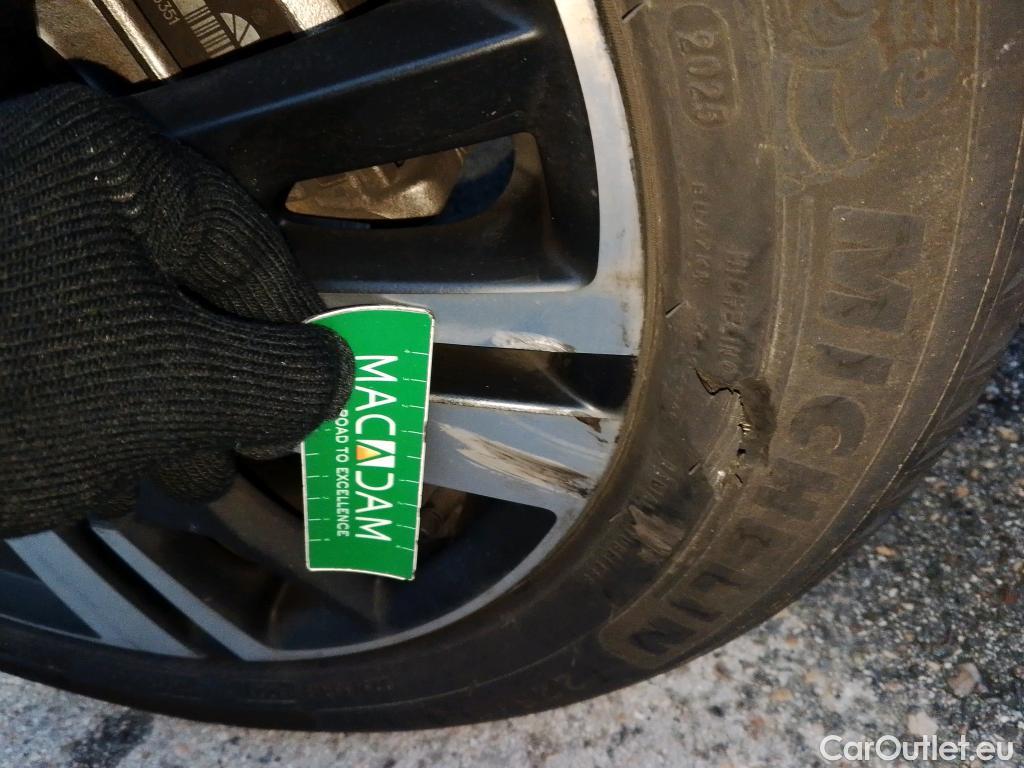  Peugeot  3008 PEUGEOT  Hybrid / 2016 / 5P / todoterreno 225 e-EAT8 Allure #10