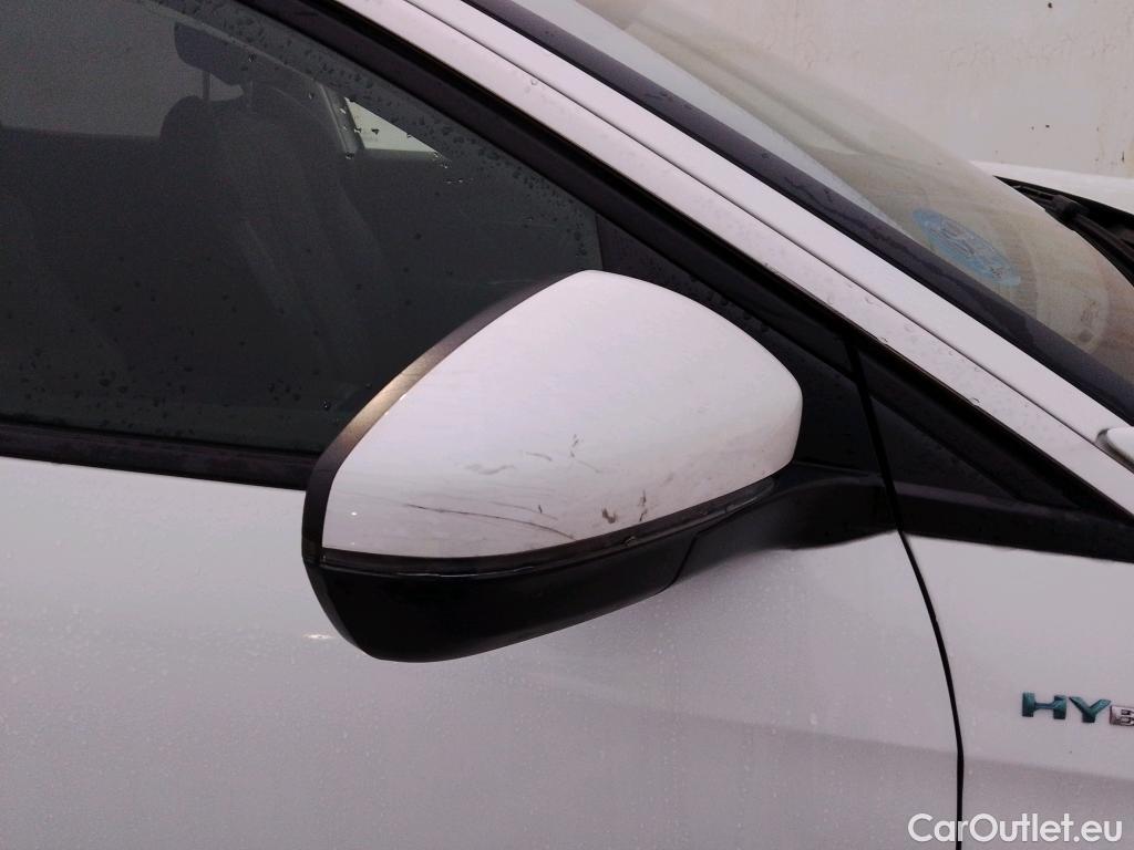  Peugeot  3008 PEUGEOT  Hybrid / 2016 / 5P / todoterreno 225 e-EAT8 Allure #27