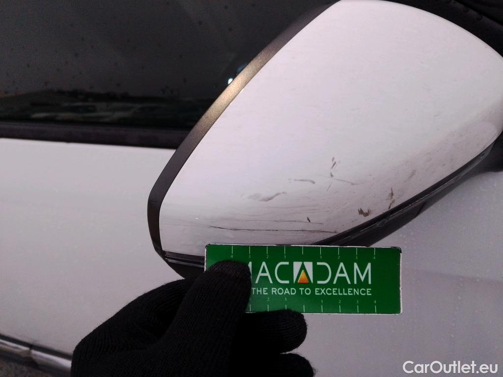  Peugeot  3008 PEUGEOT  Hybrid / 2016 / 5P / todoterreno 225 e-EAT8 Allure #28