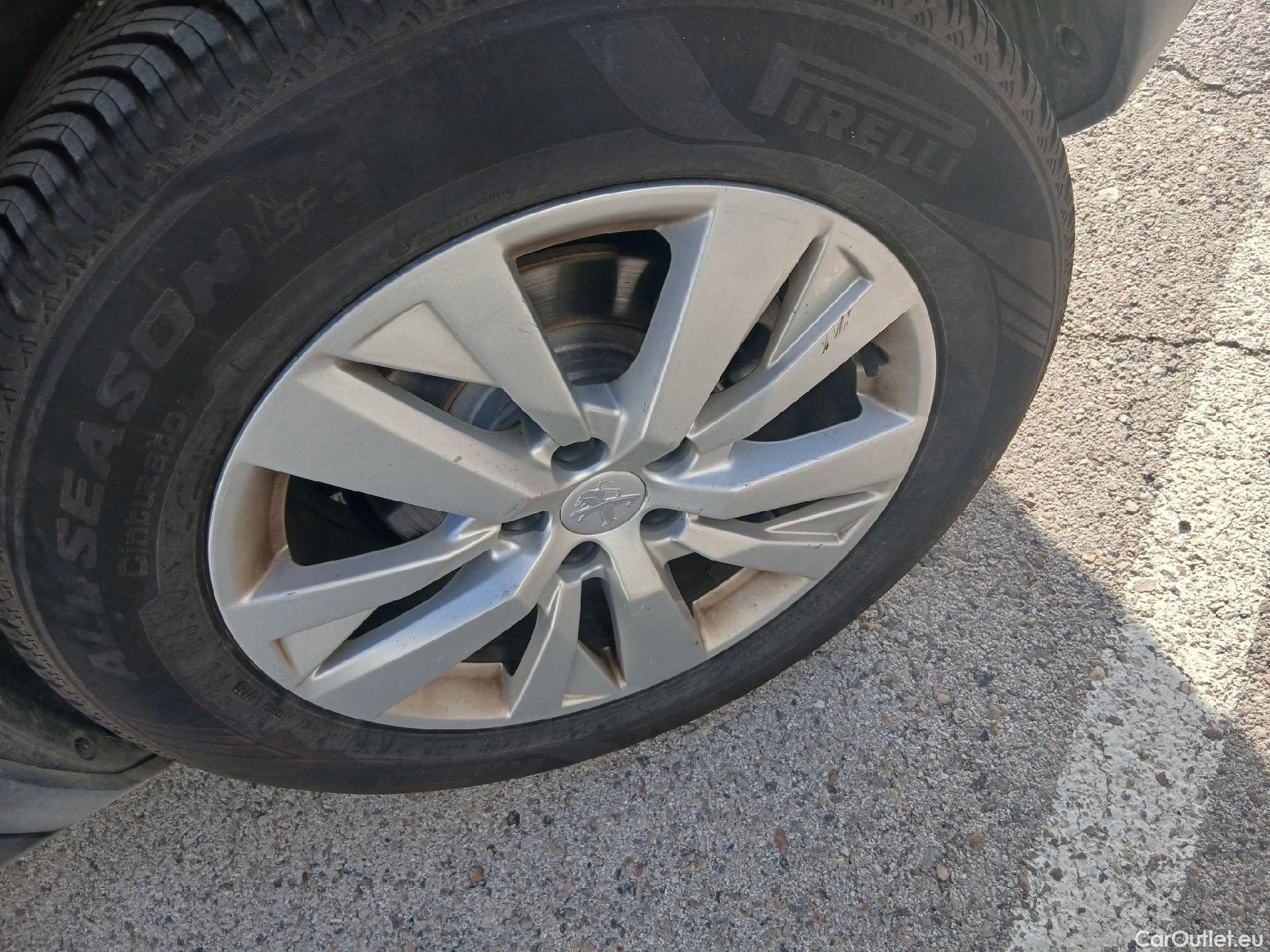  Peugeot  3008 PEUGEOT  / 2020 / 5P / todoterreno 1.5 BlueHDi 96kW (130CV) S&S Active Pack #20