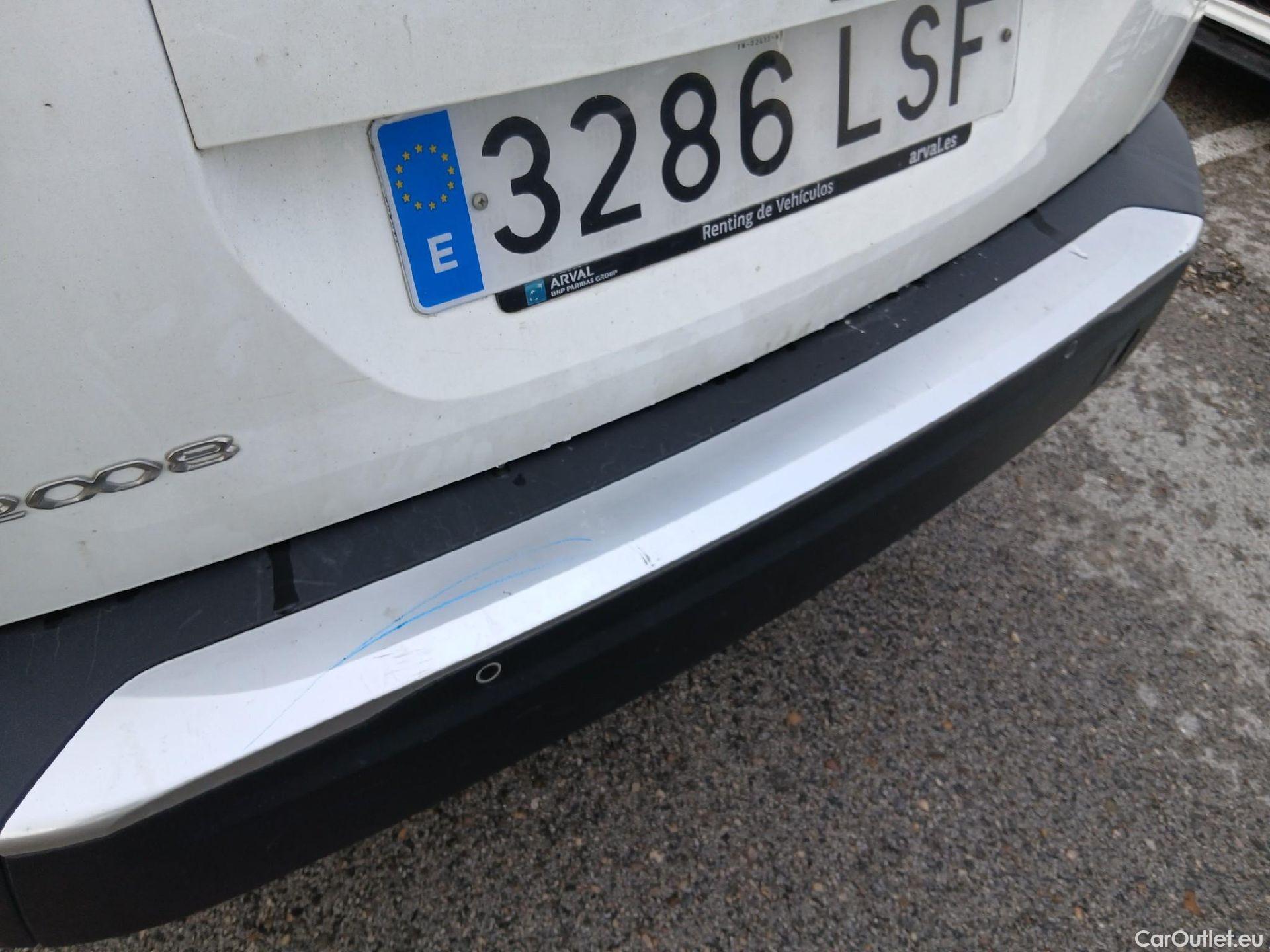  Peugeot  2008 PEUGEOT  / 2019 / 5P / todoterreno Active BlueHDI 81kW (110CV) #24