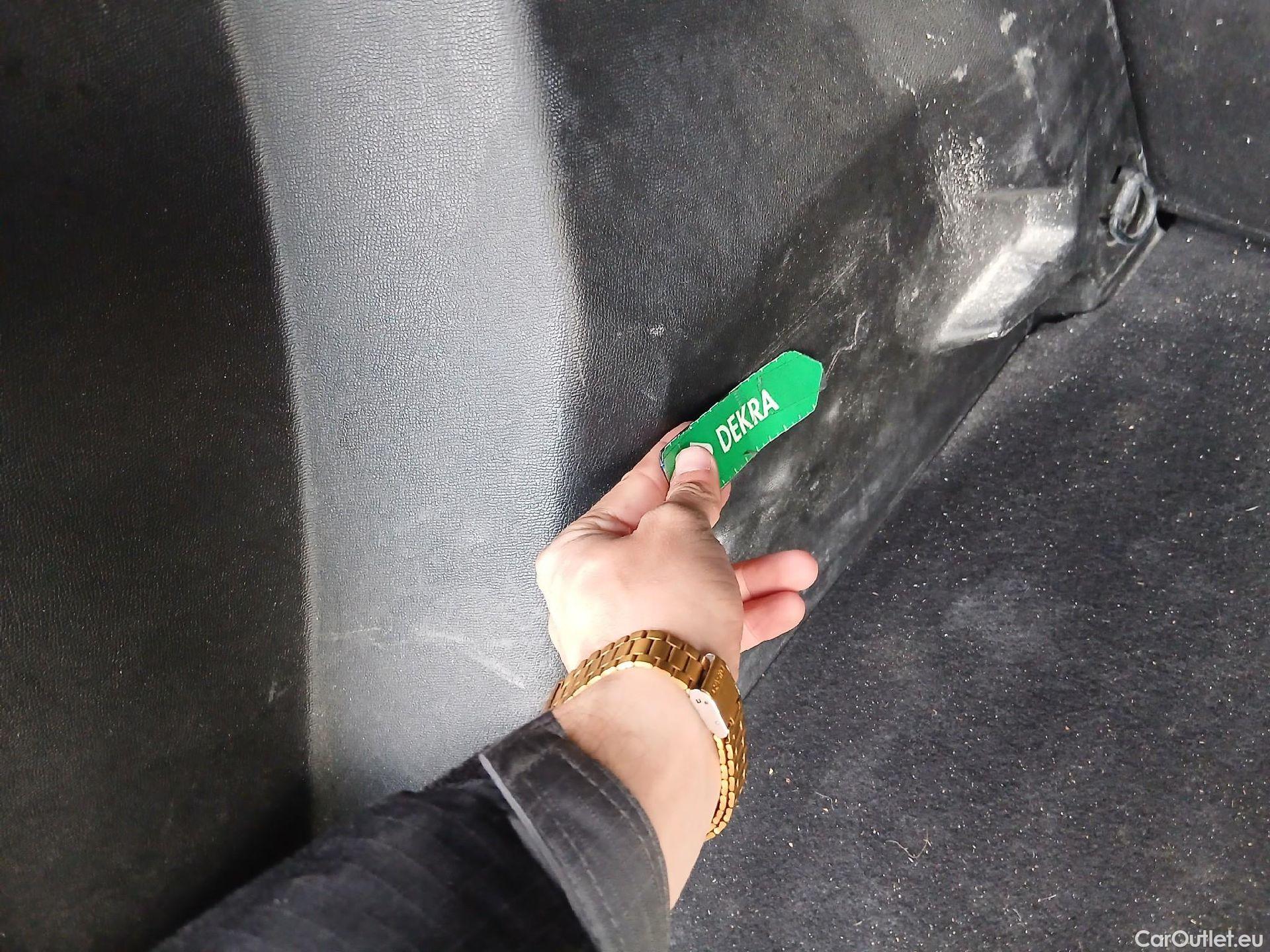  Peugeot  2008 PEUGEOT  / 2019 / 5P / todoterreno Active BlueHDI 81kW (110CV) #29