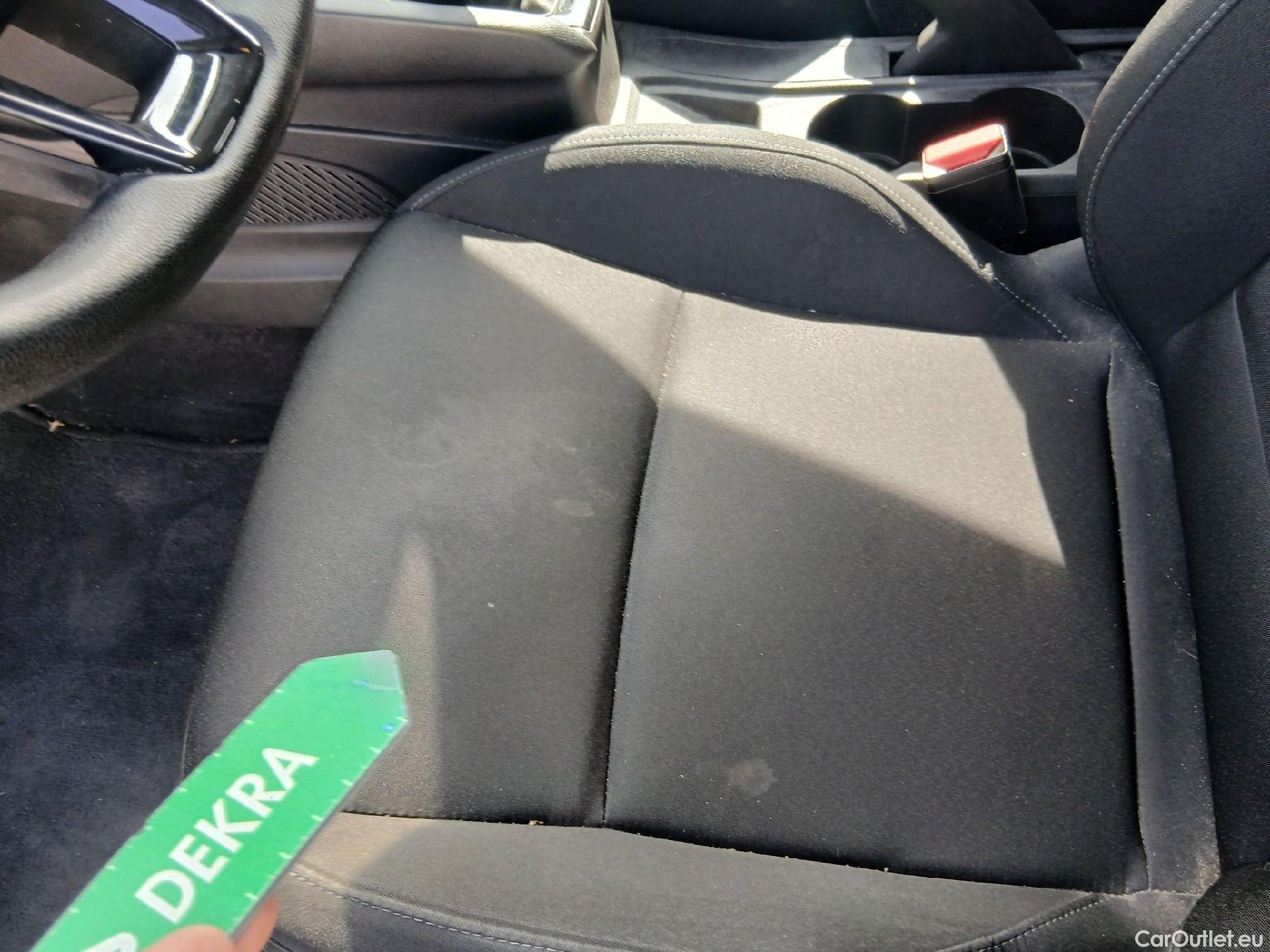  Renault  Clio RENAULT  / 2019 / 5P / berlina con portón Business TCe 74 kW (100CV) GLP #18