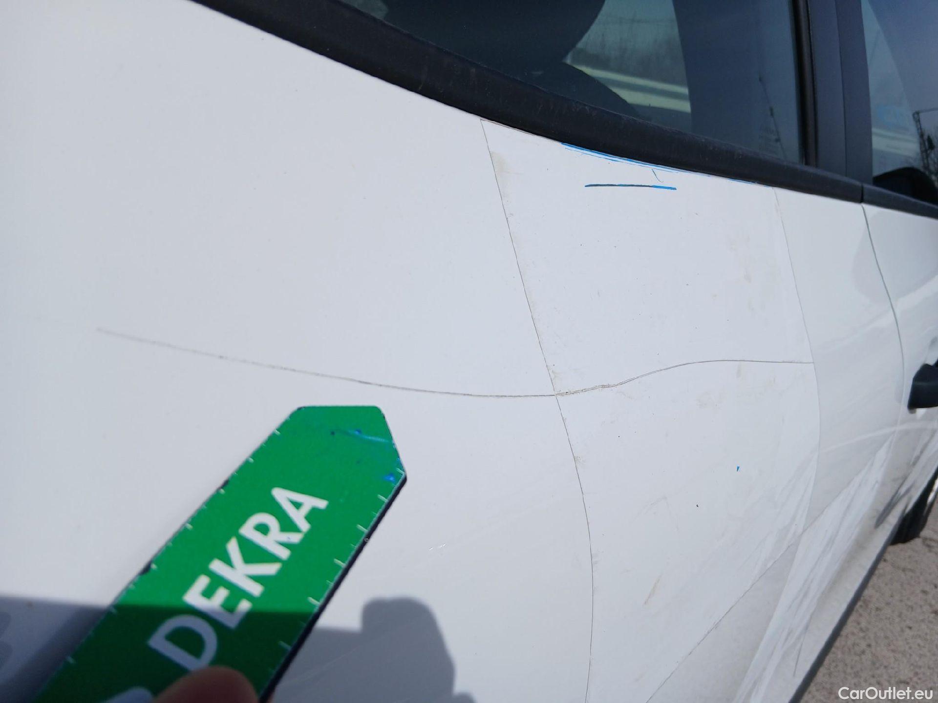  Renault  Clio RENAULT  / 2019 / 5P / berlina con portón Business TCe 74 kW (100CV) GLP #31