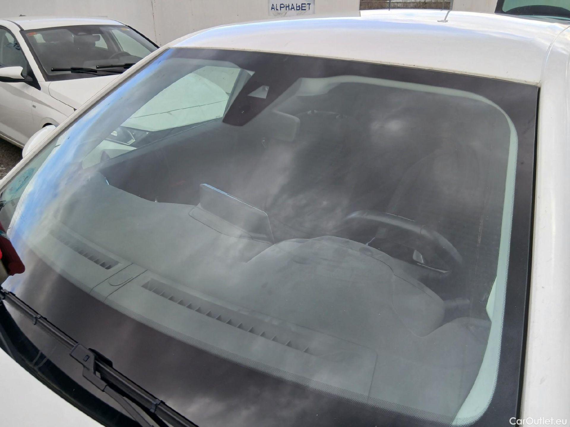  Peugeot  2008 PEUGEOT  / 2019 / 5P / todoterreno Active BlueHDI 81kW (110CV) #2