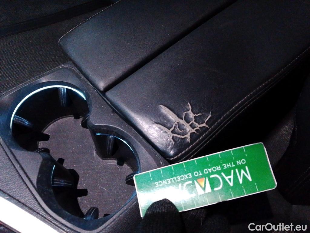  Peugeot  3008 PEUGEOT  Hybrid / 2016 / 5P / todoterreno 225 e-EAT8 Allure #22