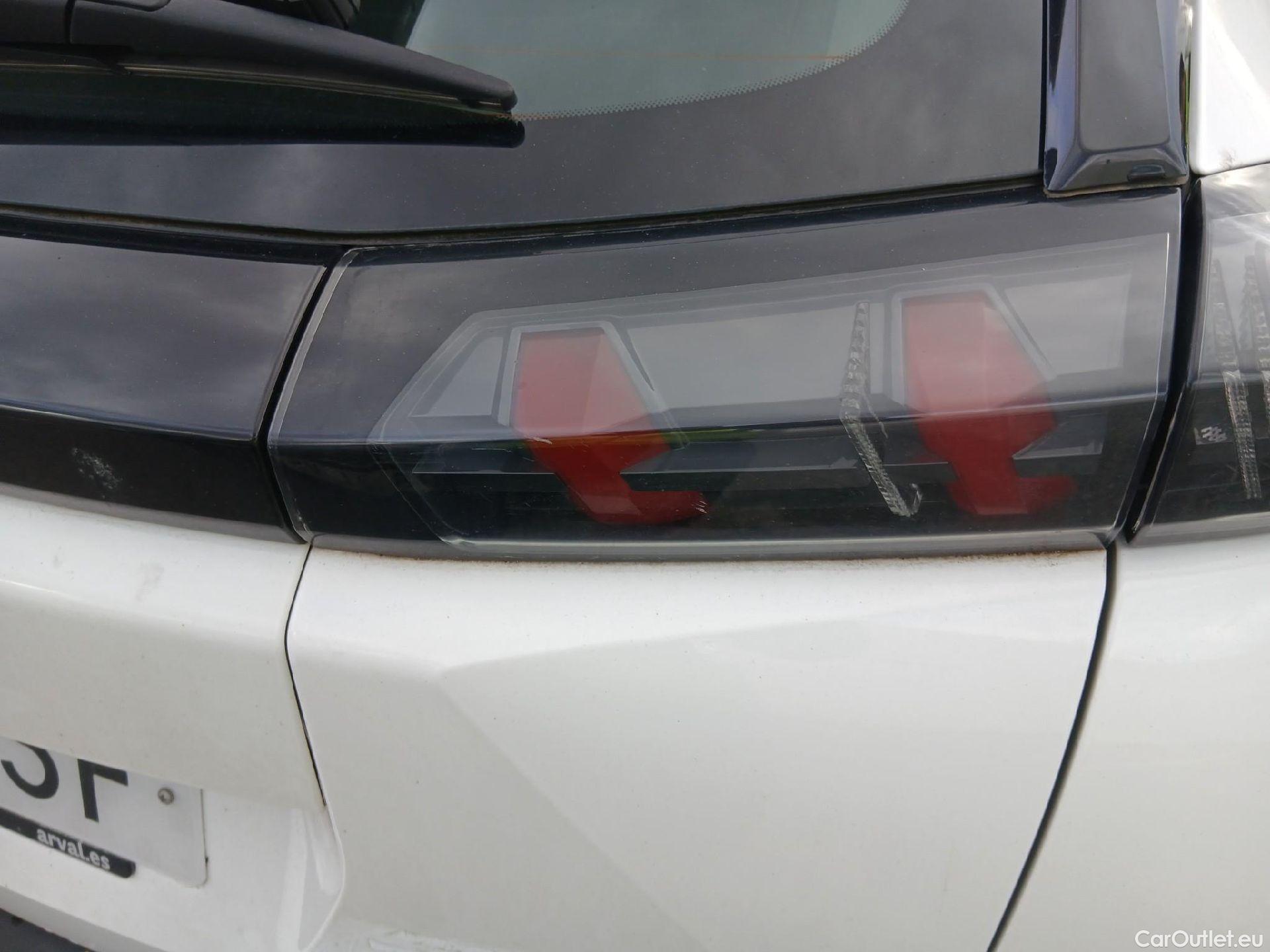  Peugeot  2008 PEUGEOT  / 2019 / 5P / todoterreno Active BlueHDI 81kW (110CV) #33