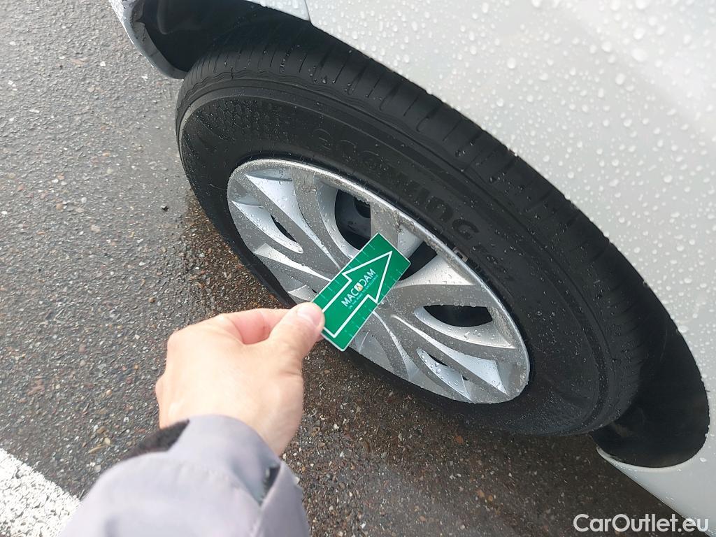  Renault  Clio RENAULT  / 2016 / 5P / berlina con portón Business TCe 66kW (90CV) GLP -18 #14