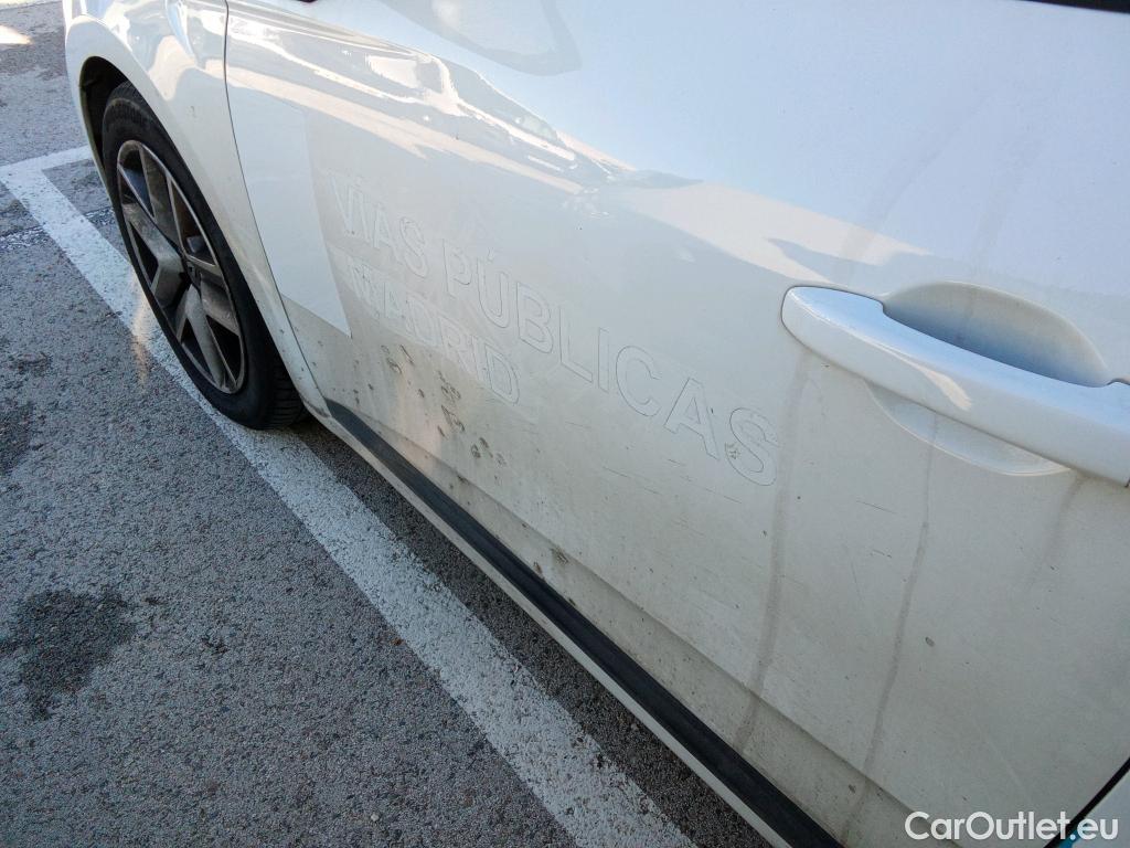  Renault  Clio RENAULT  / 2019 / 5P / berlina con portón Intens TCe 74 kW (100CV) GLP #8