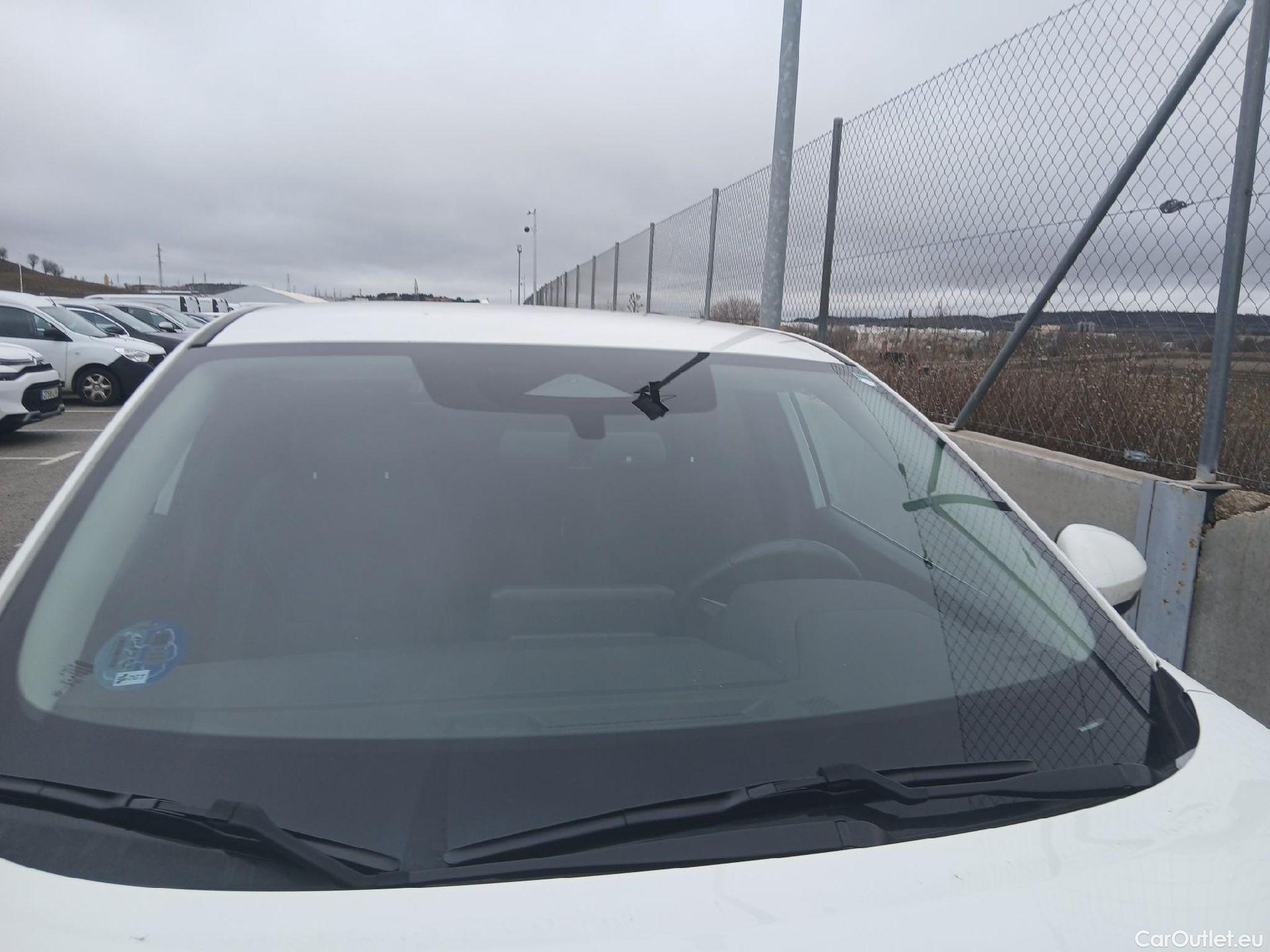  Nissan  Qashqai NISSAN  / 2021 / 5P / todoterreno DIG-T 103kW mHEV 4x2 N-GO(SP) #7