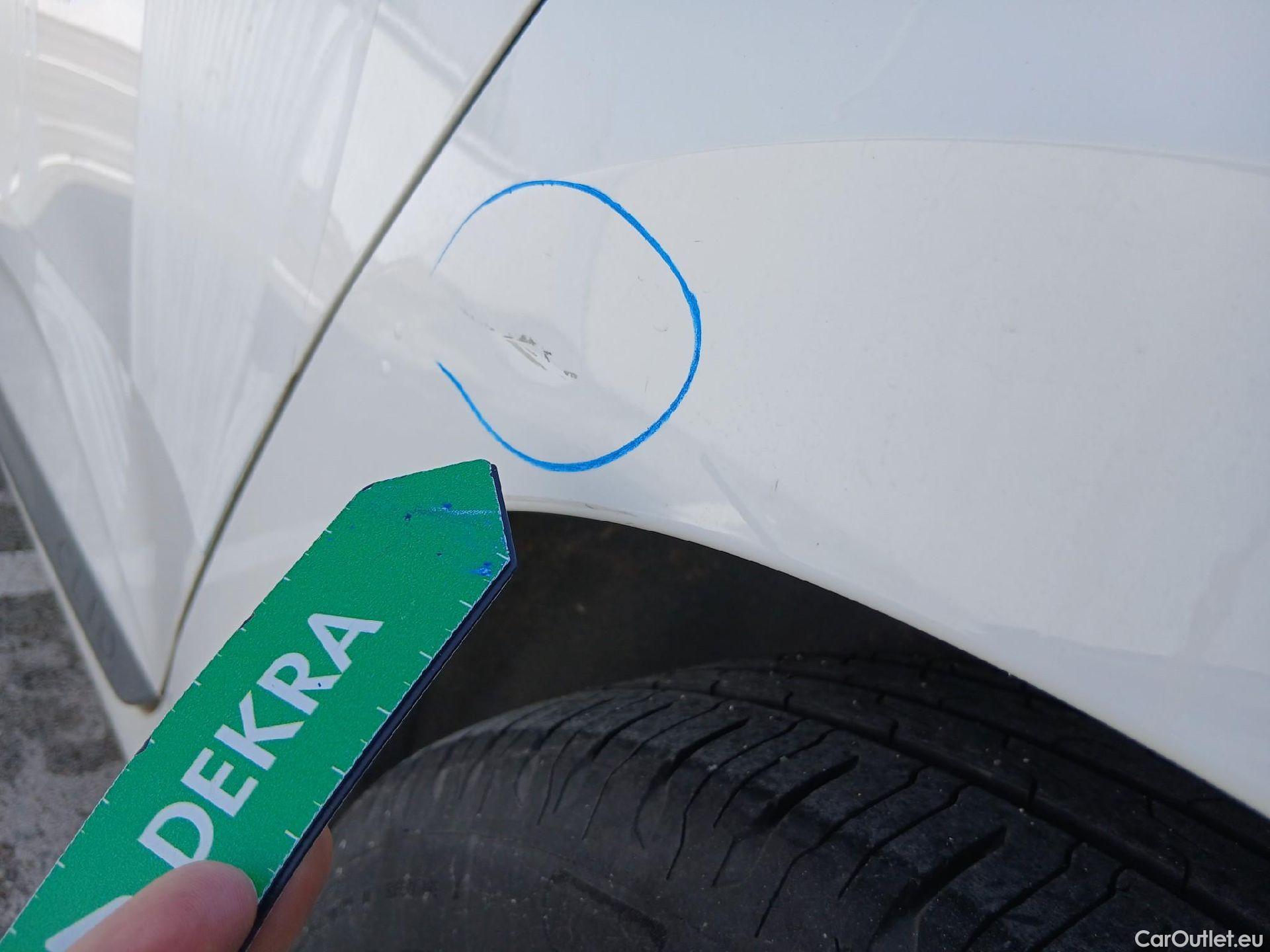  Renault  Clio RENAULT  / 2019 / 5P / berlina con portón Business TCe 74 kW (100CV) GLP #26