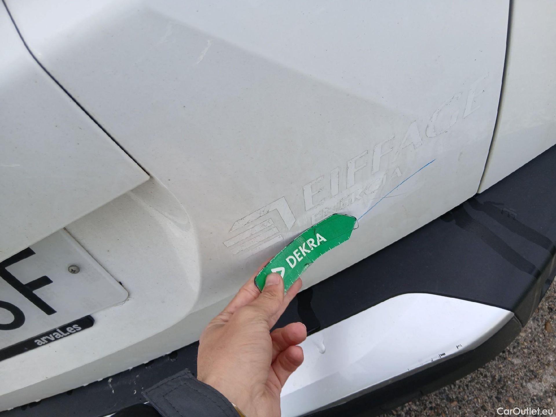  Peugeot  2008 PEUGEOT  / 2019 / 5P / todoterreno Active BlueHDI 81kW (110CV) #27