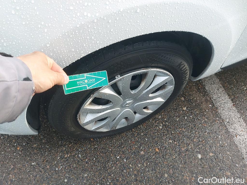  Renault  Clio RENAULT  / 2016 / 5P / berlina con portón Business TCe 66kW (90CV) GLP -18 #9