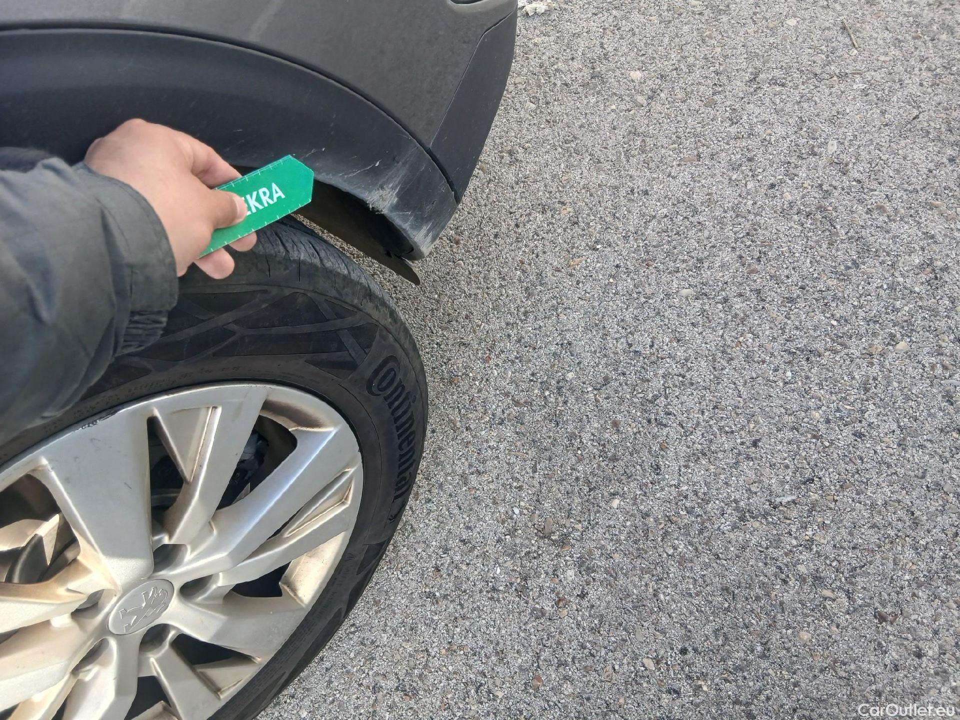  Peugeot  3008 PEUGEOT  / 2020 / 5P / todoterreno 1.5 BlueHDi 96kW (130CV) S&S Active Pack #41