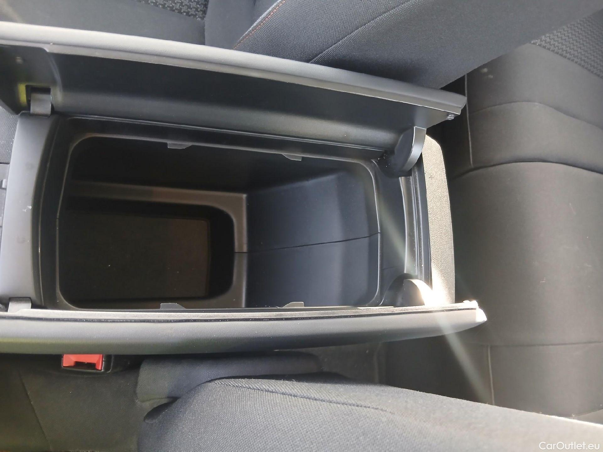  Peugeot  3008 PEUGEOT  / 2020 / 5P / todoterreno 1.5 BlueHDi 96kW (130CV) S&S Active Pack #7