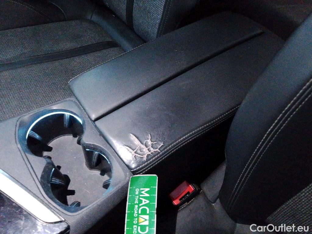  Peugeot  3008 PEUGEOT  Hybrid / 2016 / 5P / todoterreno 225 e-EAT8 Allure #21