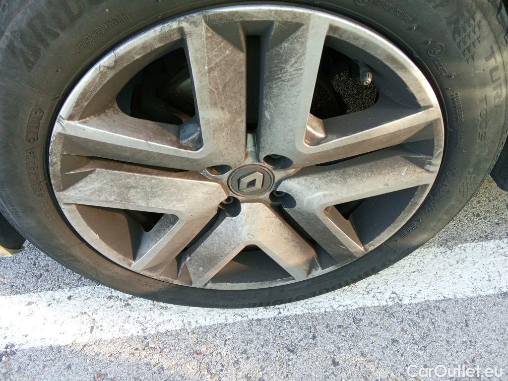  Renault  Clio RENAULT  / 2019 / 5P / berlina con portón Intens TCe 74 kW (100CV) GLP #18