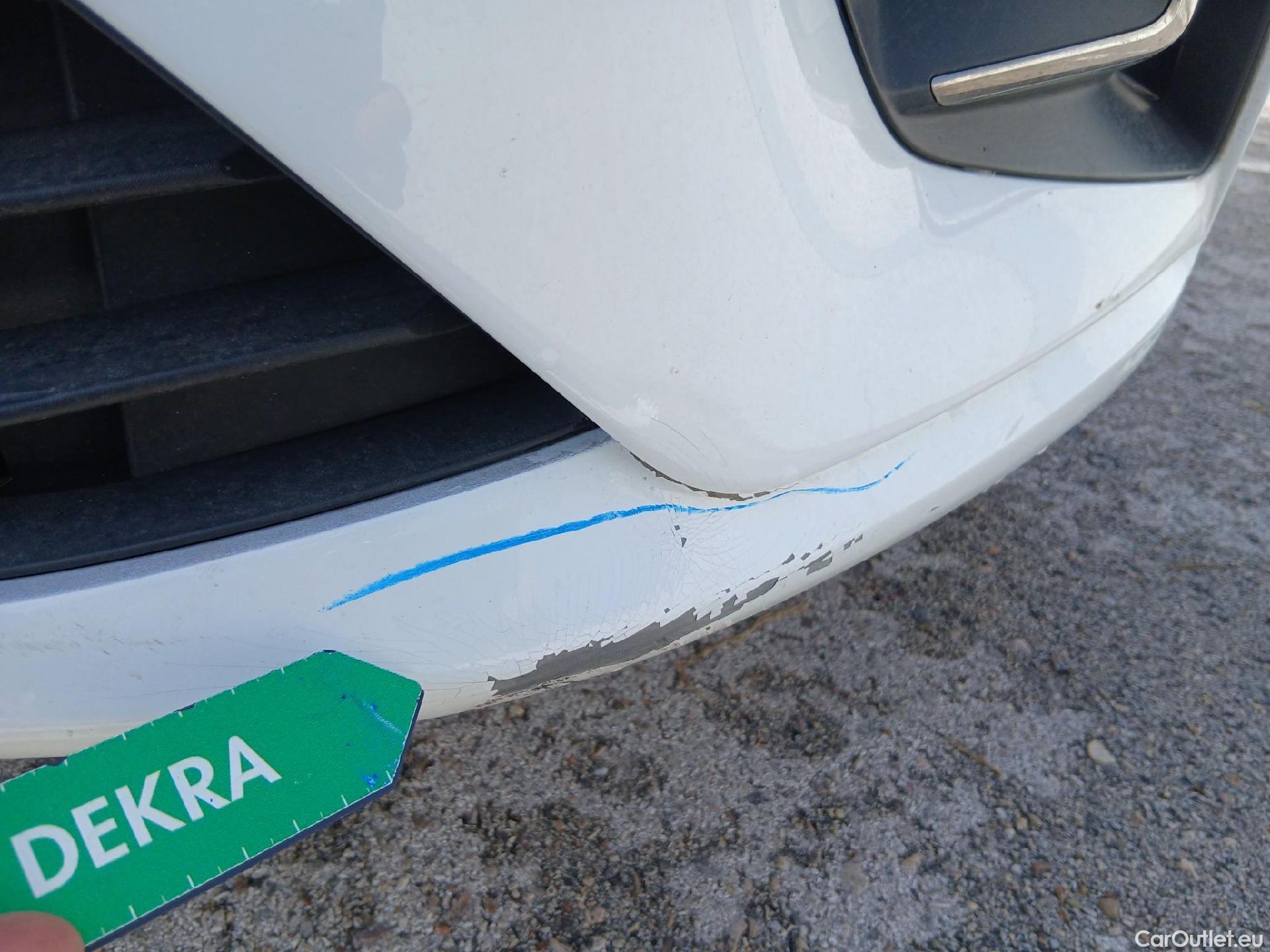  Renault  Clio RENAULT  / 2019 / 5P / berlina con portón Business TCe 74 kW (100CV) GLP #6